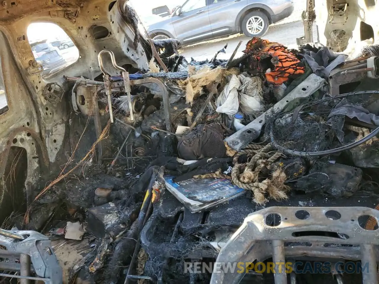 10 Photograph of a damaged car 1C4PJMBX6LD621799 JEEP CHEROKEE 2020