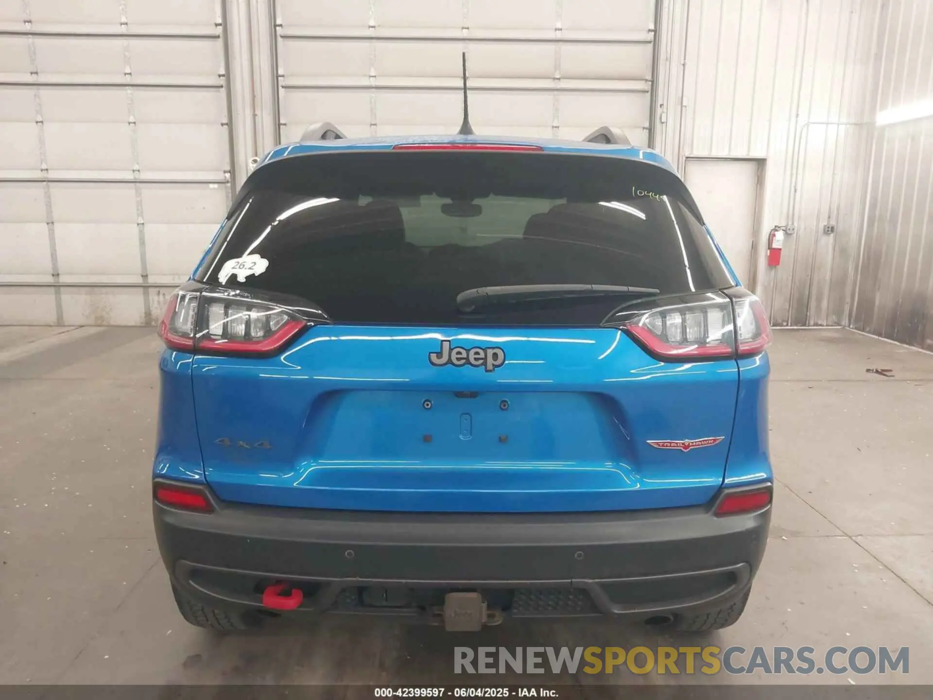 17 Photograph of a damaged car 1C4PJMBX6LD656570 JEEP CHEROKEE 2020