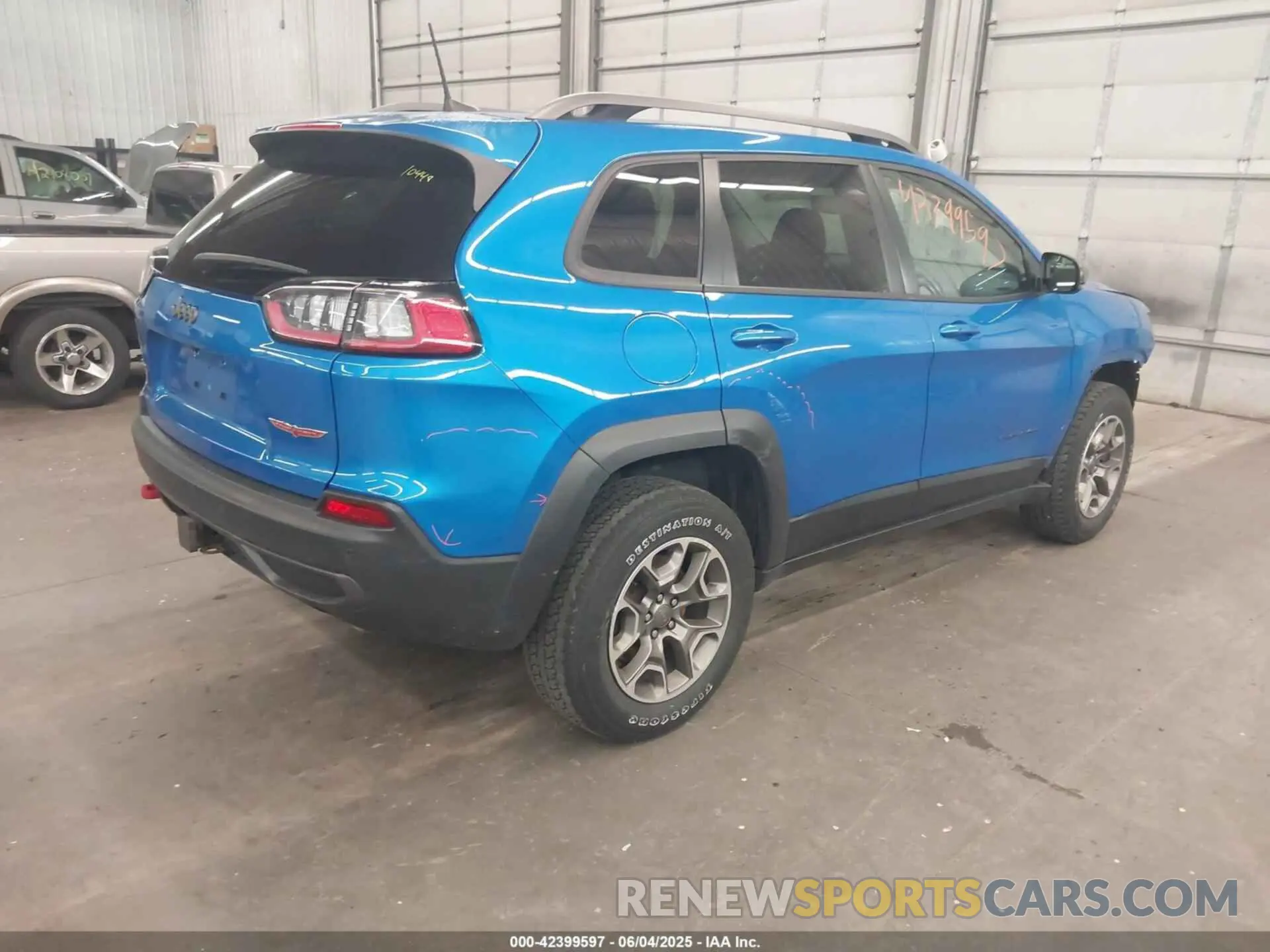 4 Photograph of a damaged car 1C4PJMBX6LD656570 JEEP CHEROKEE 2020