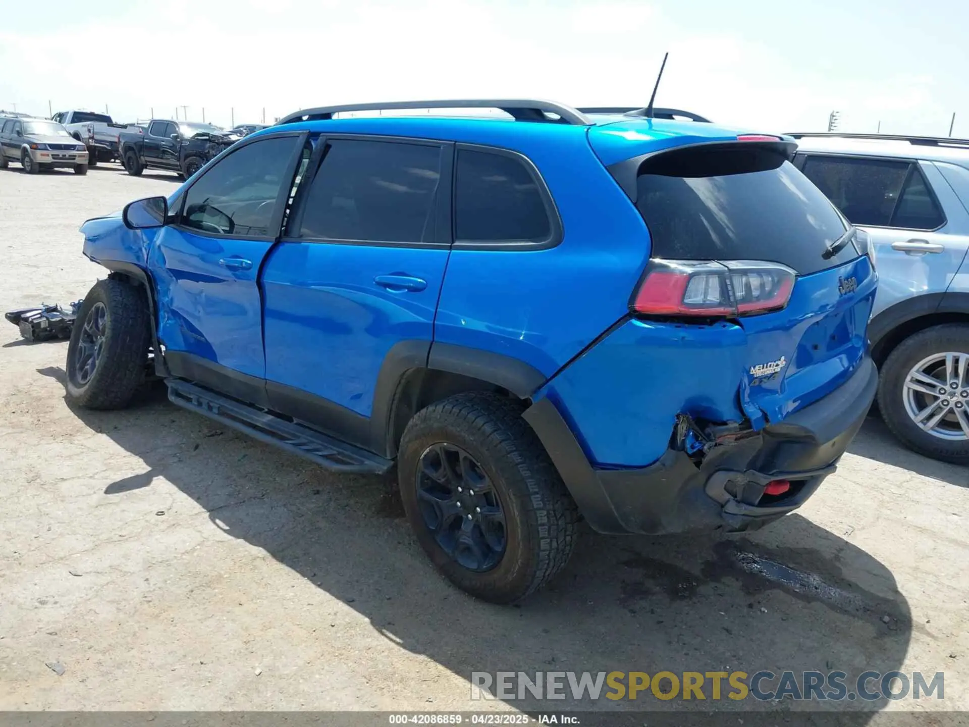 3 Photograph of a damaged car 1C4PJMBX7LD521355 JEEP CHEROKEE 2020