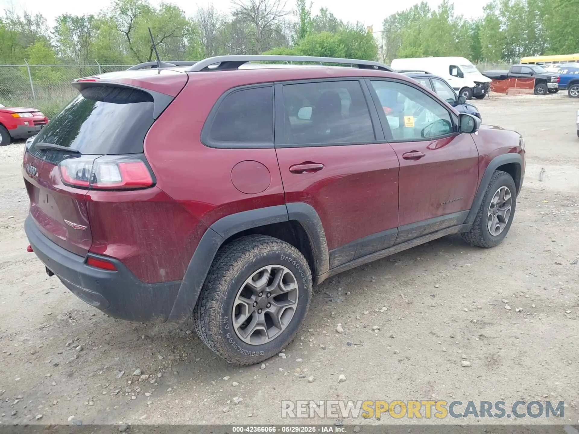 4 Photograph of a damaged car 1C4PJMBX8LD619813 JEEP CHEROKEE 2020