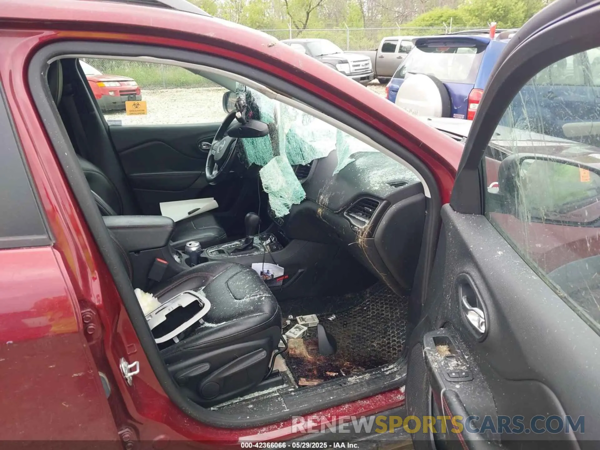 5 Photograph of a damaged car 1C4PJMBX8LD619813 JEEP CHEROKEE 2020