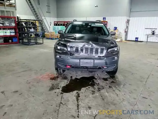 14 Photograph of a damaged car 1C4PJMBX9LD582951 JEEP CHEROKEE 2020