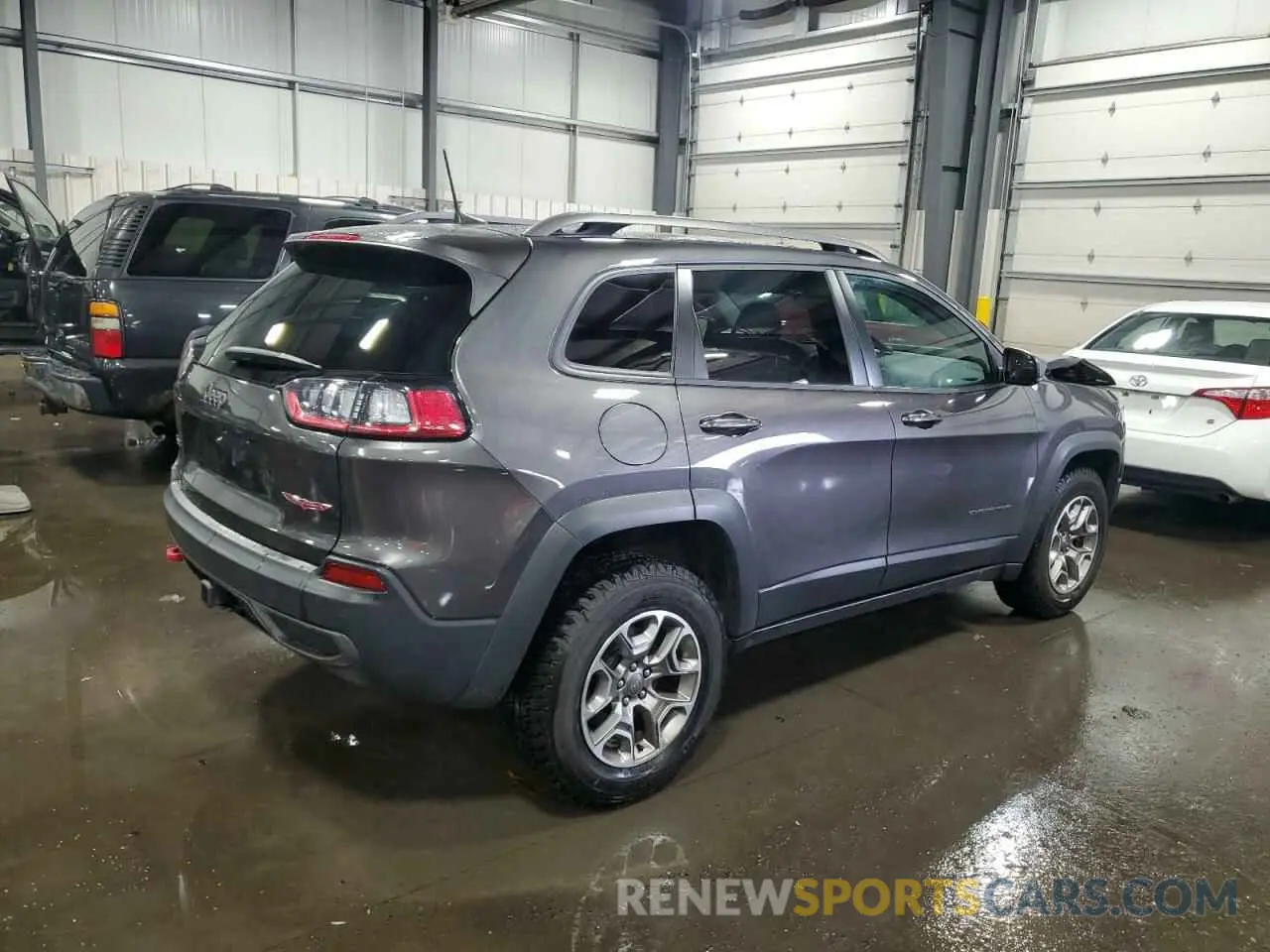 3 Photograph of a damaged car 1C4PJMBX9LD582951 JEEP CHEROKEE 2020