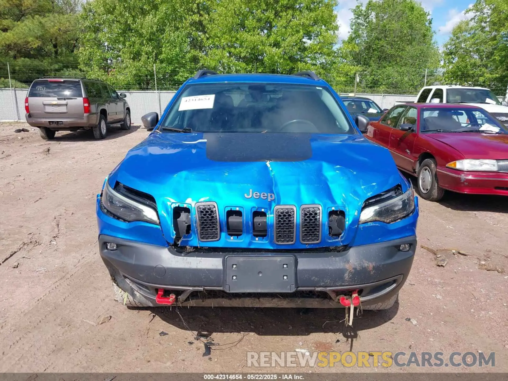 12 Photograph of a damaged car 1C4PJMBXXLD636547 JEEP CHEROKEE 2020