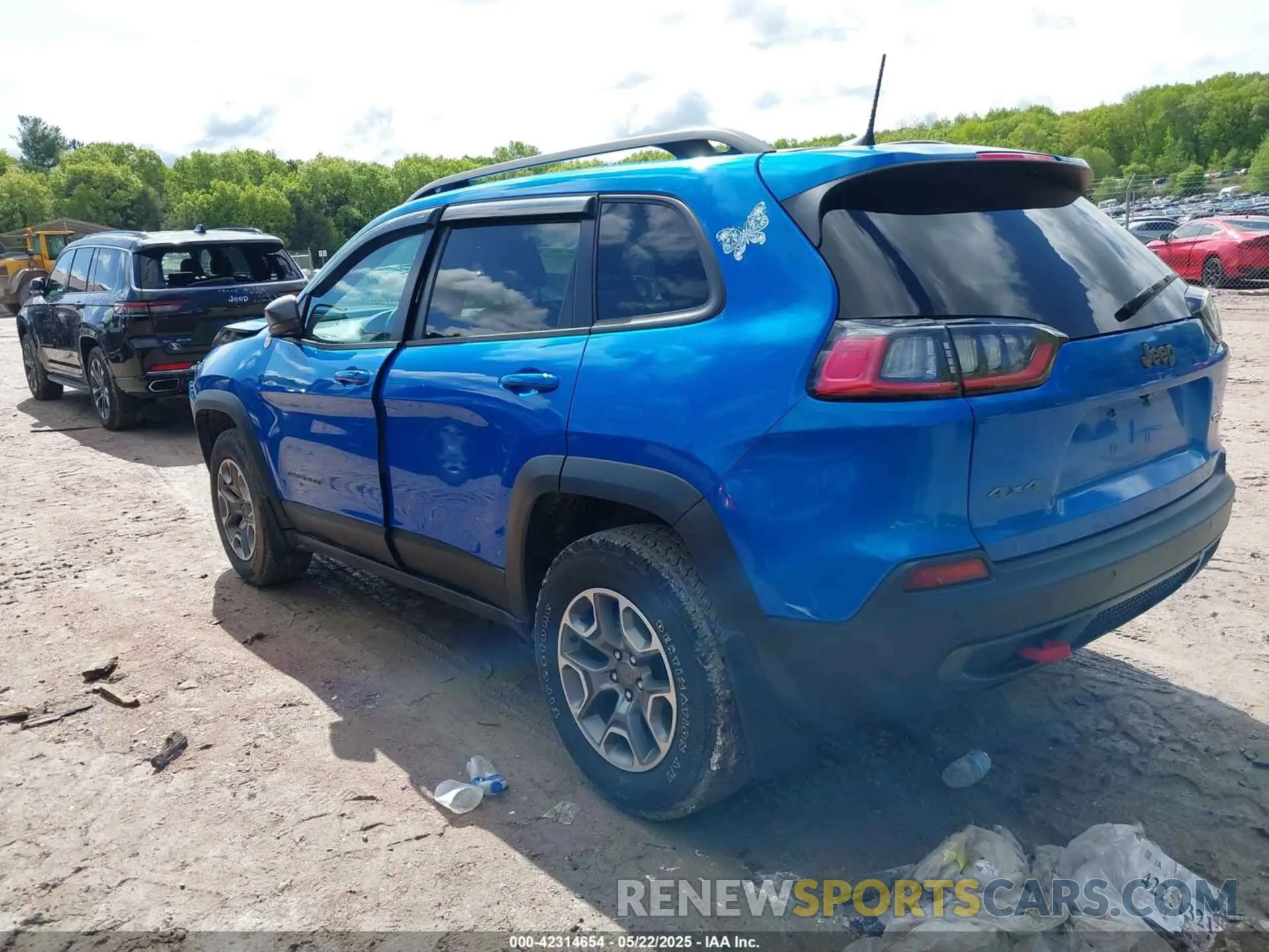 3 Photograph of a damaged car 1C4PJMBXXLD636547 JEEP CHEROKEE 2020