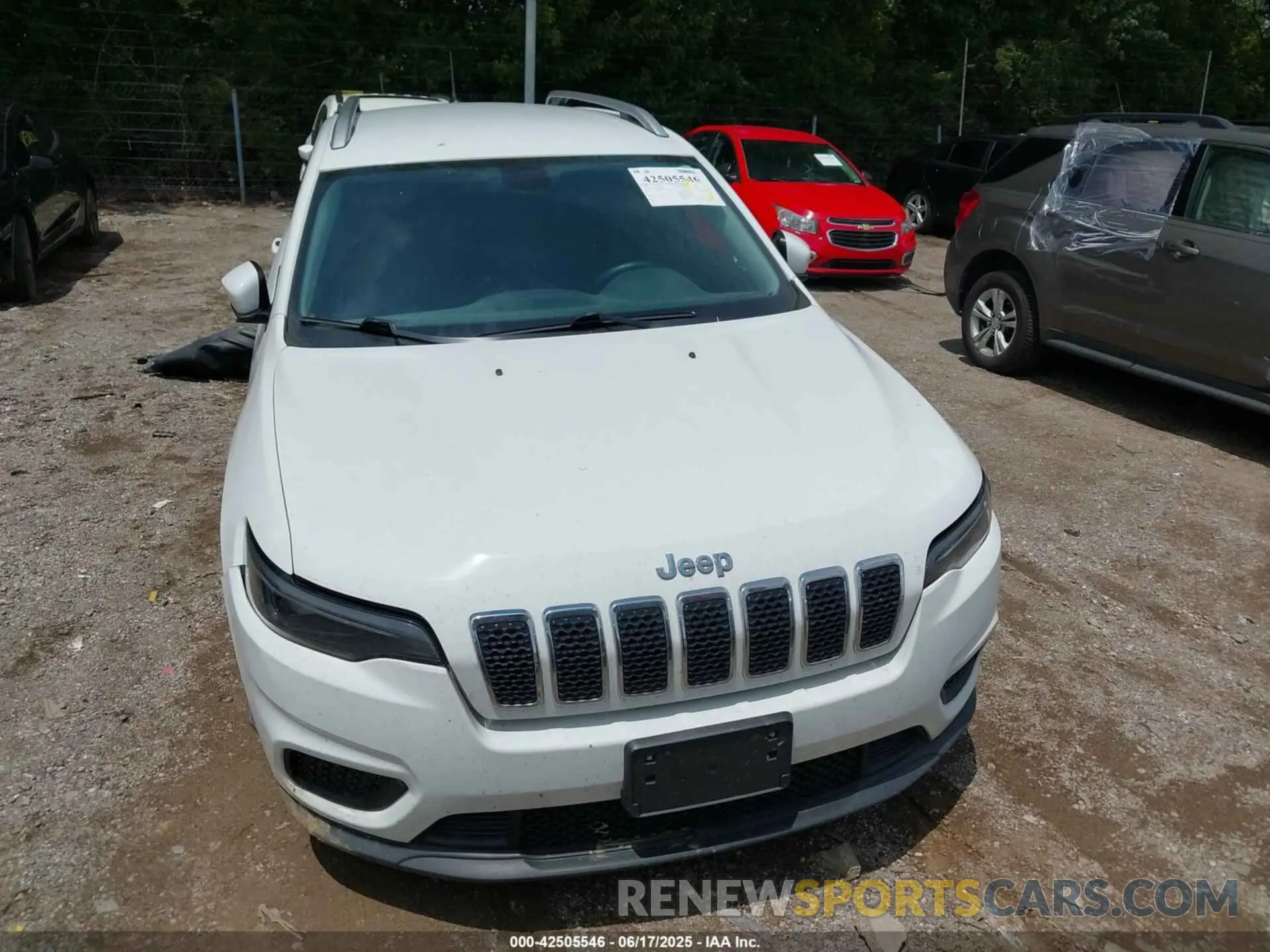 17 Photograph of a damaged car 1C4PJMCB2LD624797 JEEP CHEROKEE 2020