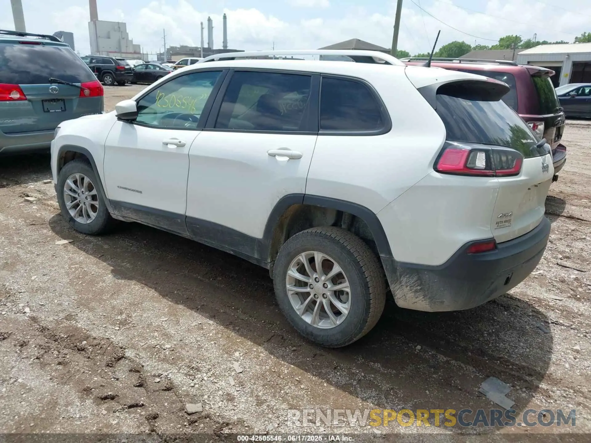 3 Photograph of a damaged car 1C4PJMCB2LD624797 JEEP CHEROKEE 2020