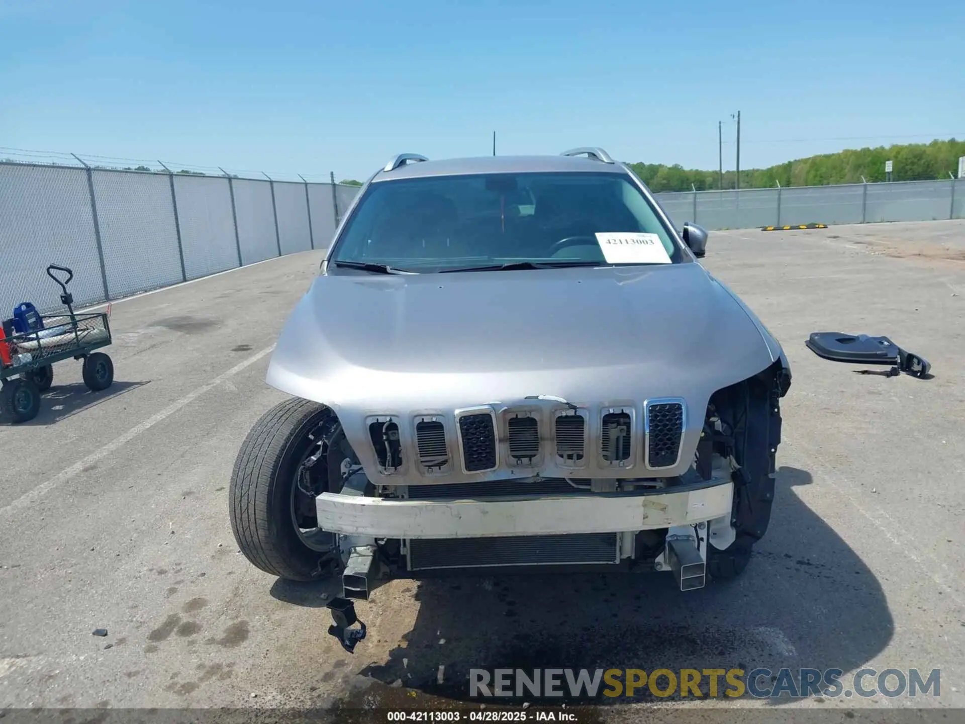 13 Photograph of a damaged car 1C4PJMCB4LD654657 JEEP CHEROKEE 2020
