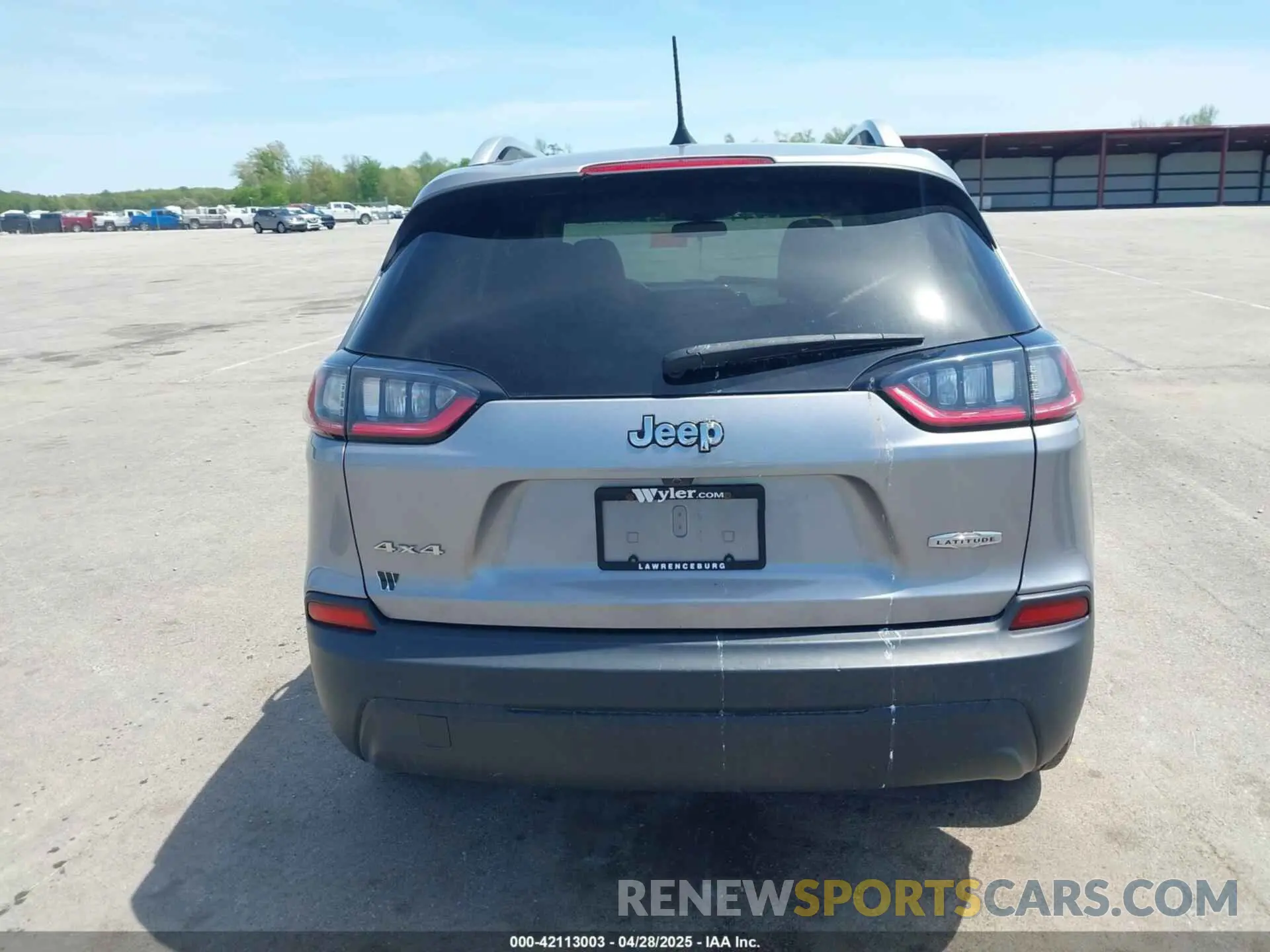 17 Photograph of a damaged car 1C4PJMCB4LD654657 JEEP CHEROKEE 2020