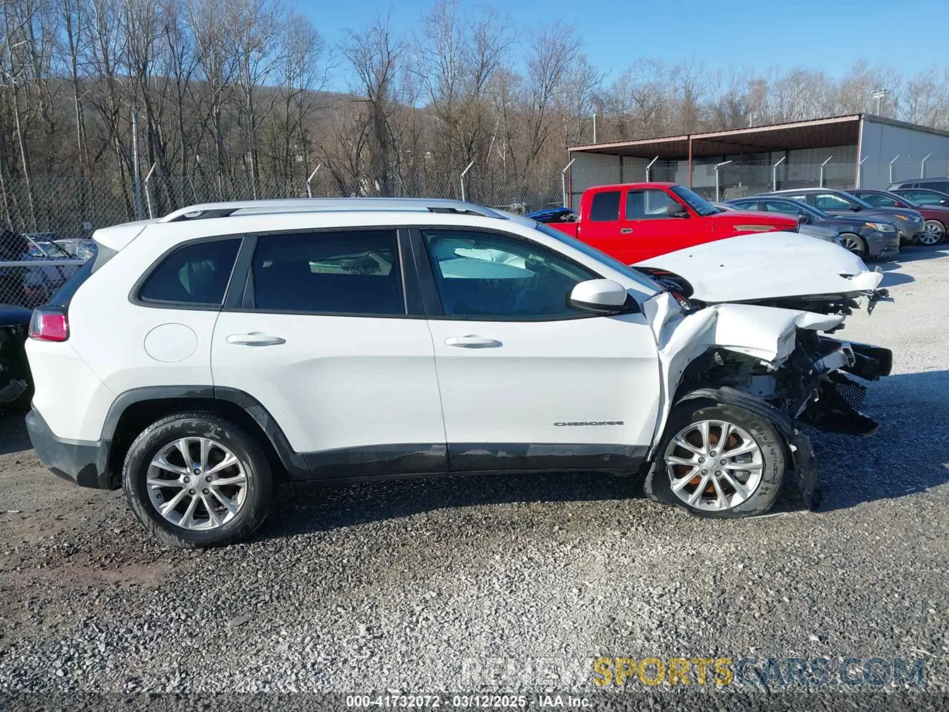 13 Photograph of a damaged car 1C4PJMCB7LD505563 JEEP CHEROKEE 2020