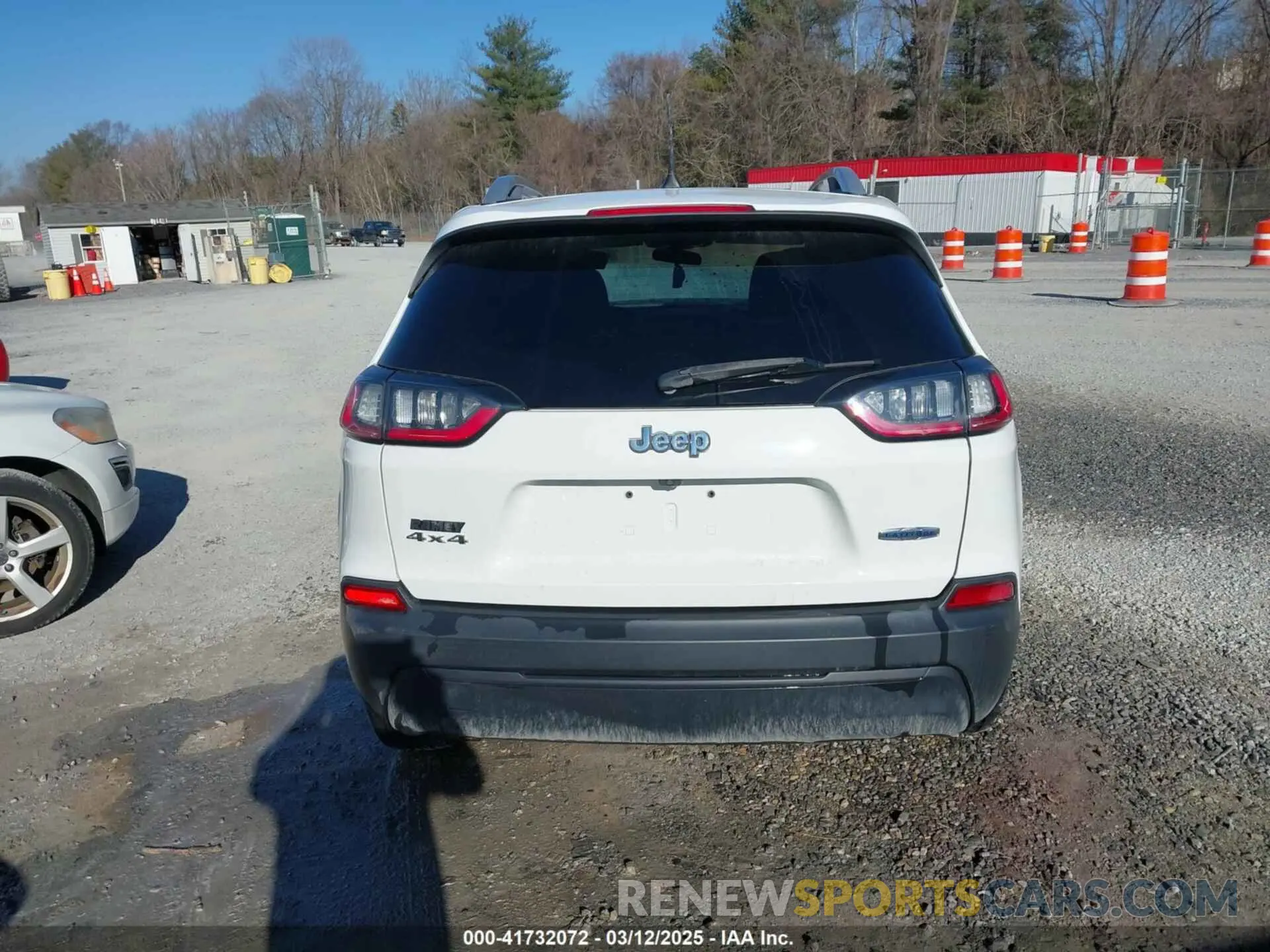 16 Photograph of a damaged car 1C4PJMCB7LD505563 JEEP CHEROKEE 2020