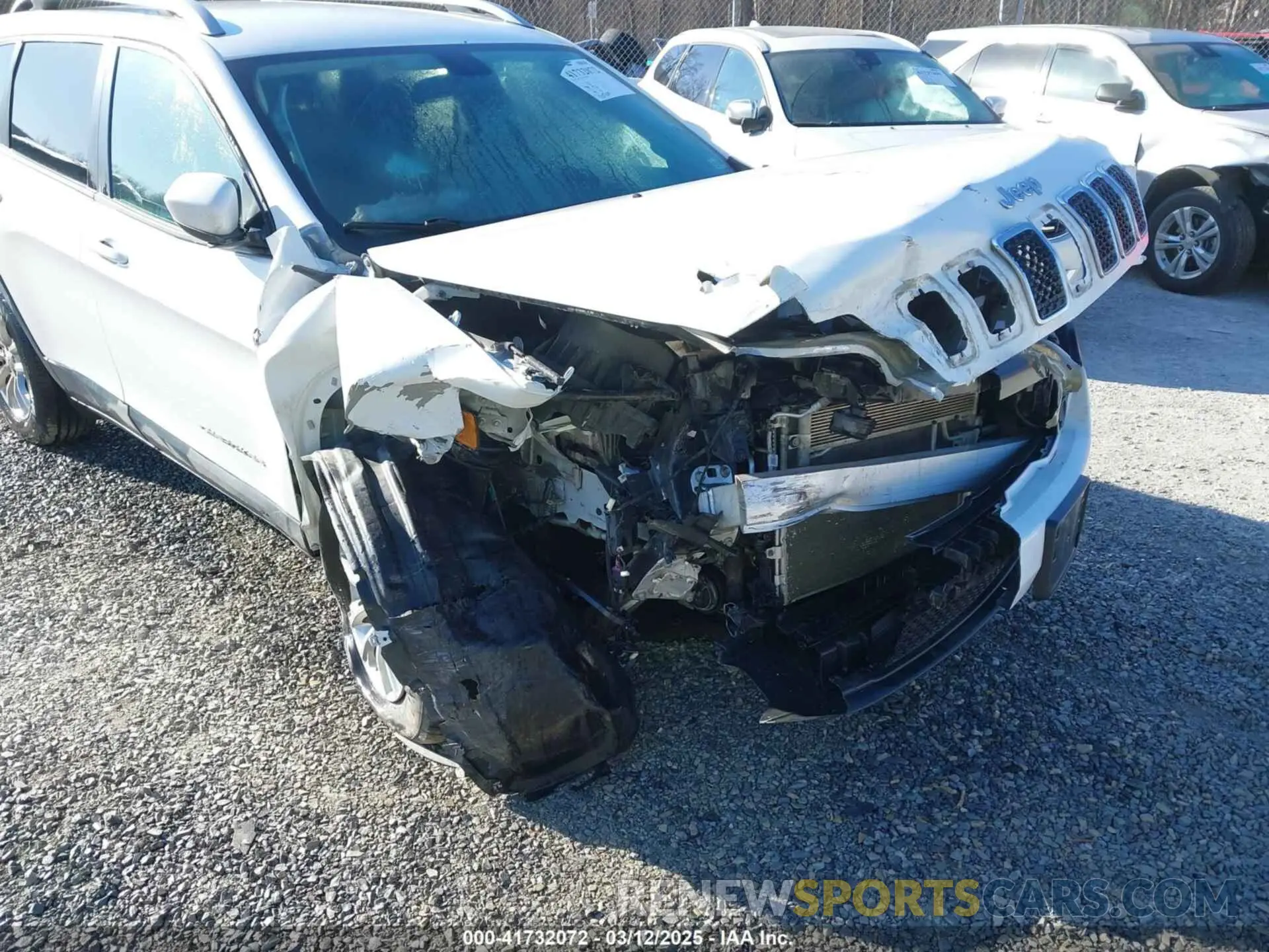 17 Photograph of a damaged car 1C4PJMCB7LD505563 JEEP CHEROKEE 2020