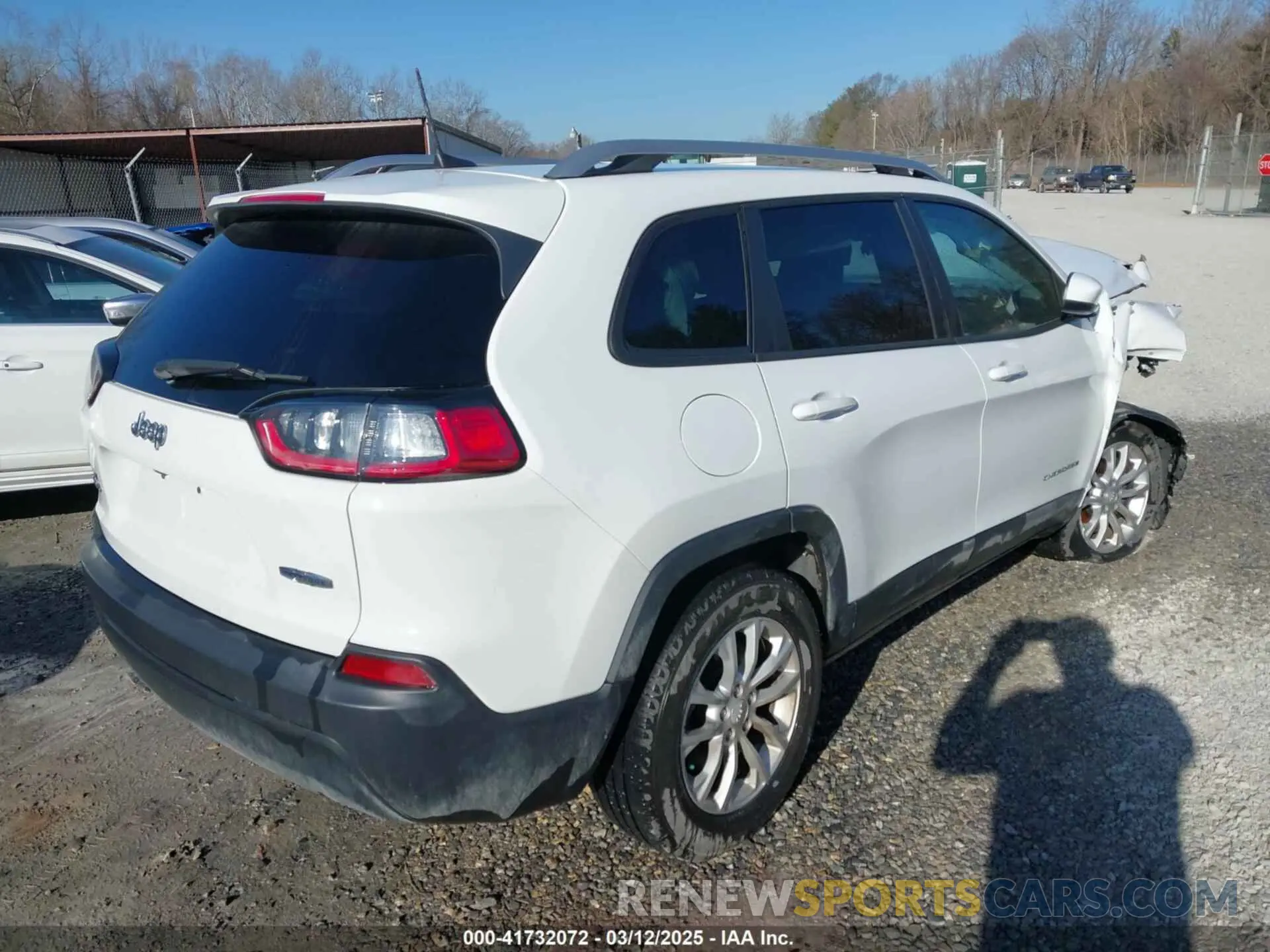 4 Photograph of a damaged car 1C4PJMCB7LD505563 JEEP CHEROKEE 2020