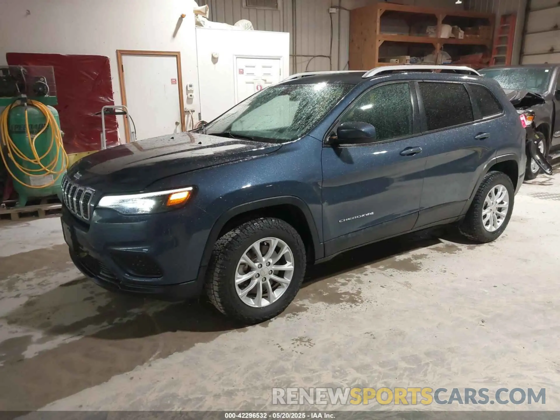 2 Photograph of a damaged car 1C4PJMCB7LD529460 JEEP CHEROKEE 2020