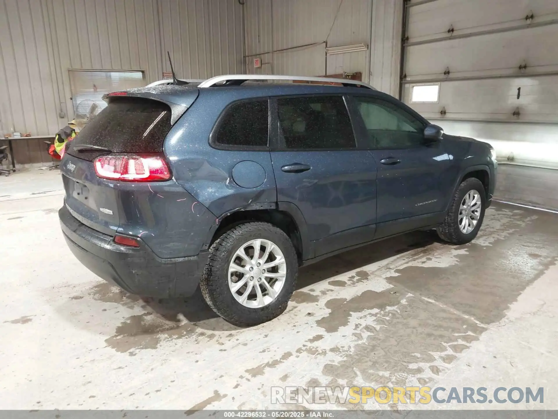 4 Photograph of a damaged car 1C4PJMCB7LD529460 JEEP CHEROKEE 2020