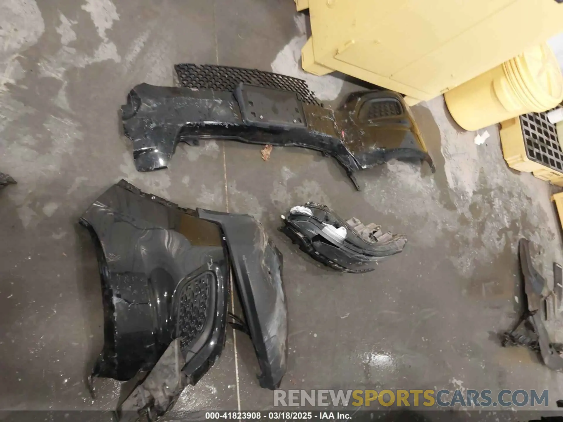 12 Photograph of a damaged car 1C4PJMCB7LD546629 JEEP CHEROKEE 2020