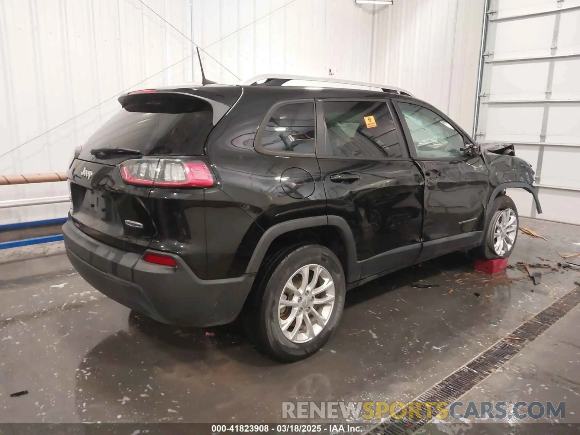 4 Photograph of a damaged car 1C4PJMCB7LD546629 JEEP CHEROKEE 2020