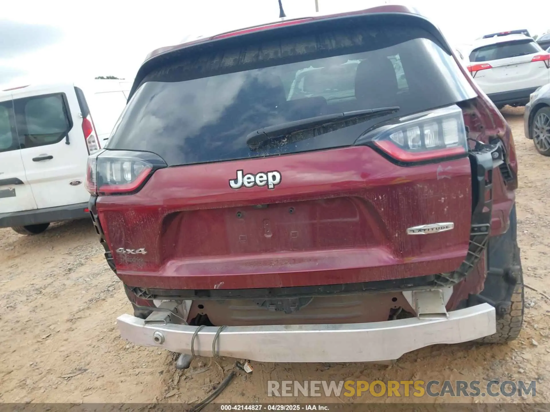 16 Photograph of a damaged car 1C4PJMCB7LD575600 JEEP CHEROKEE 2020