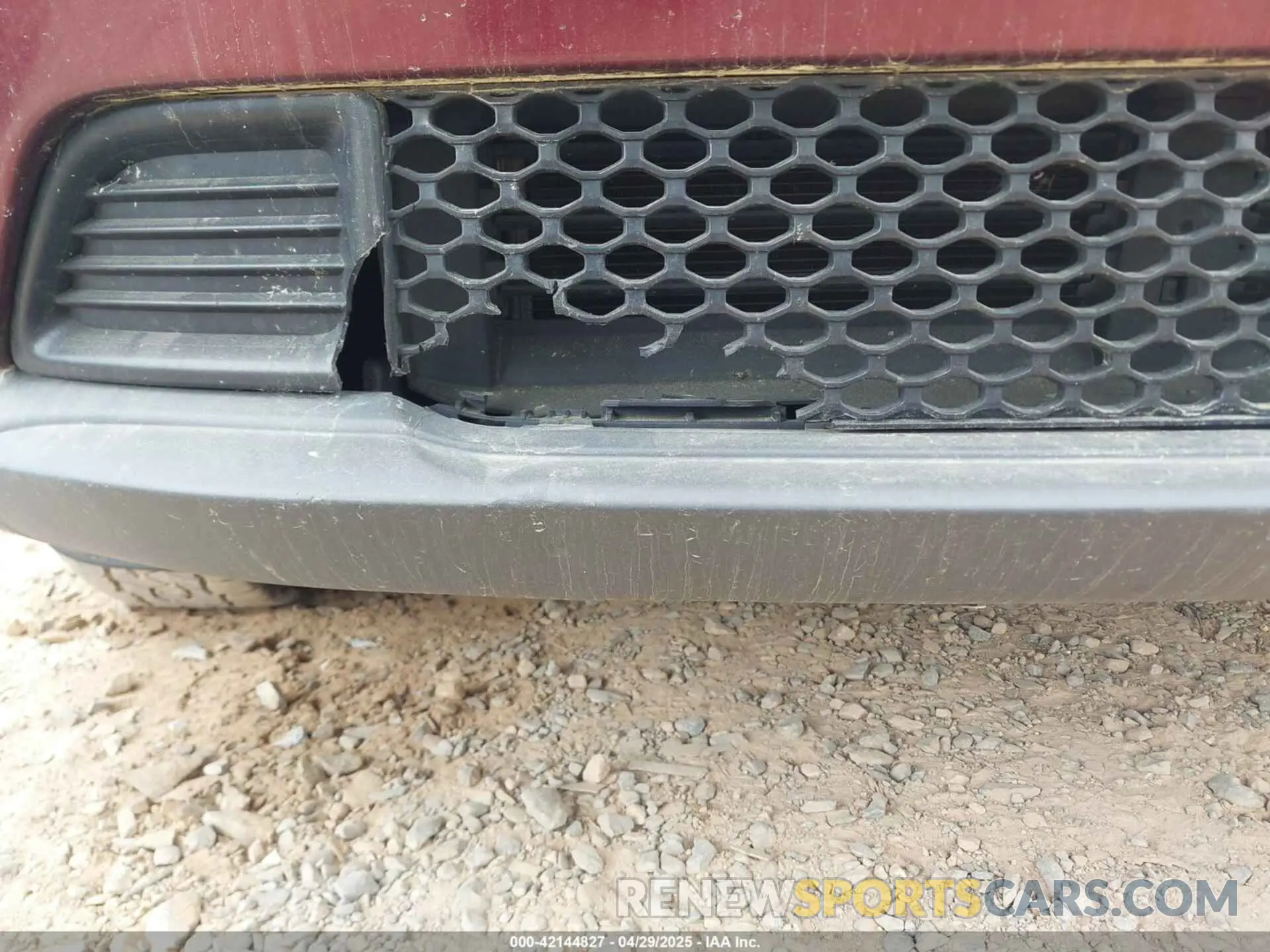 20 Photograph of a damaged car 1C4PJMCB7LD575600 JEEP CHEROKEE 2020