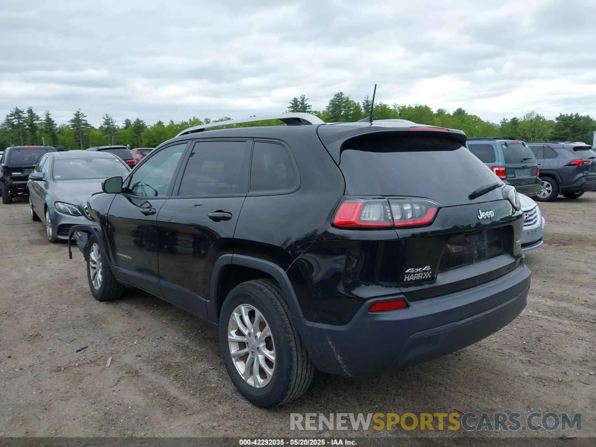 3 Photograph of a damaged car 1C4PJMCB8LD607440 JEEP CHEROKEE 2020