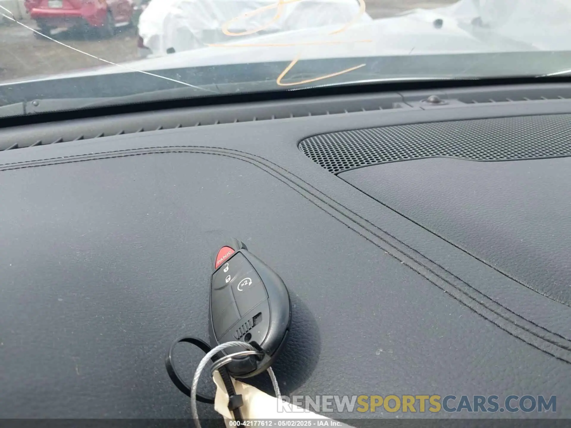 11 Photograph of a damaged car 1C4PJMCB9LD546714 JEEP CHEROKEE 2020