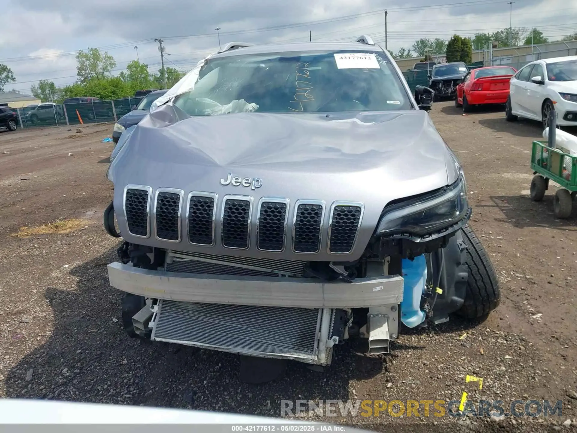 13 Photograph of a damaged car 1C4PJMCB9LD546714 JEEP CHEROKEE 2020