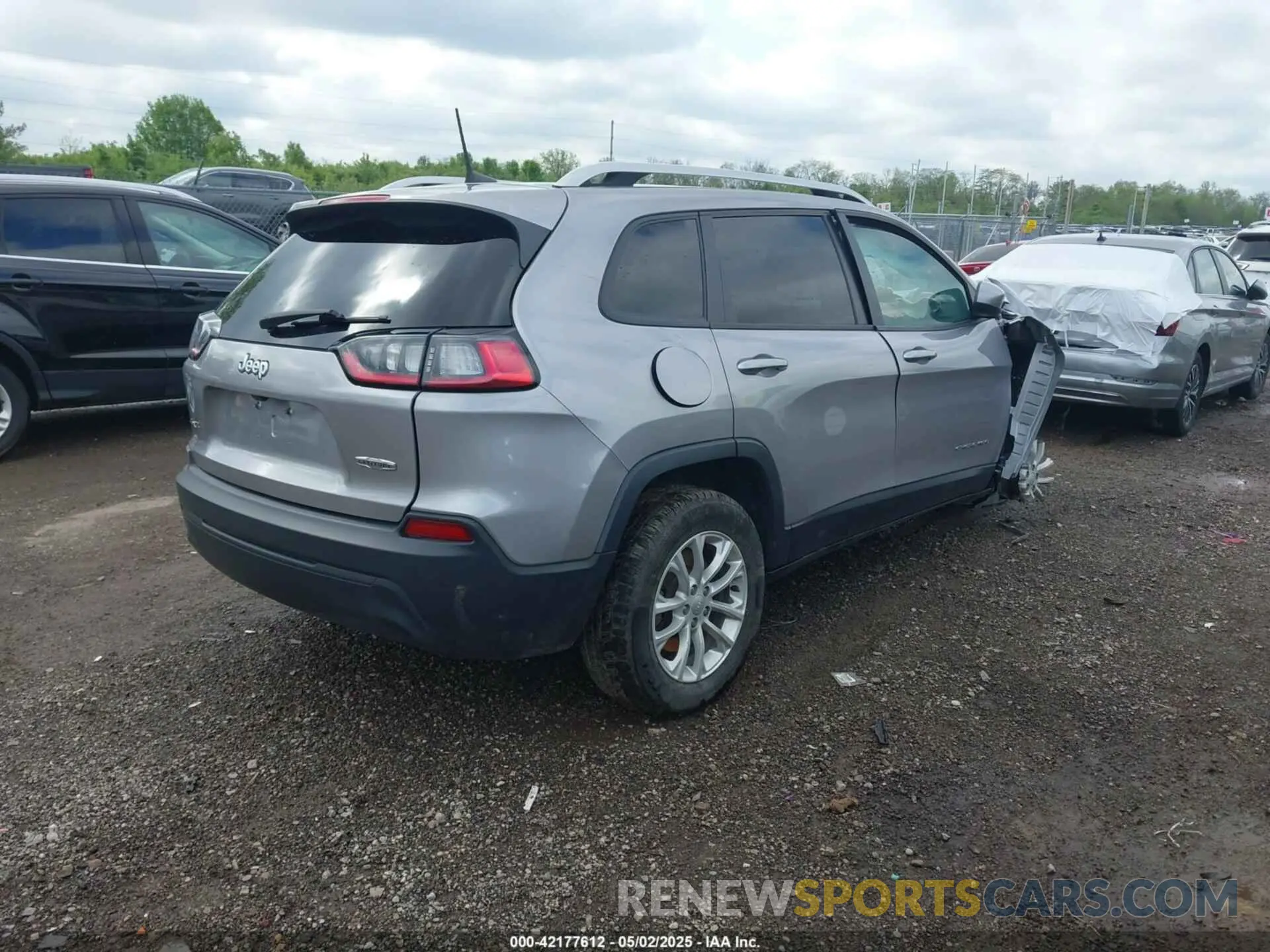 4 Photograph of a damaged car 1C4PJMCB9LD546714 JEEP CHEROKEE 2020