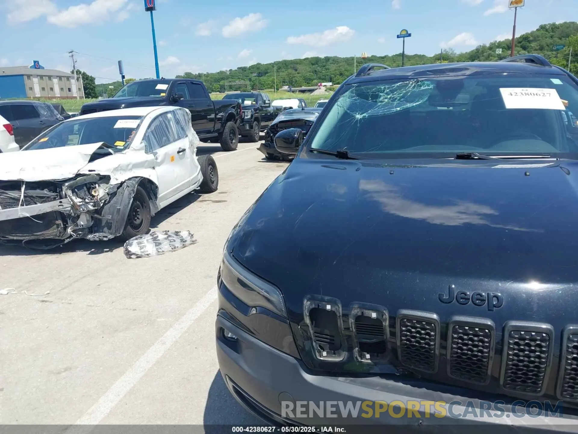 6 Photograph of a damaged car 1C4PJMCX3LD584466 JEEP CHEROKEE 2020