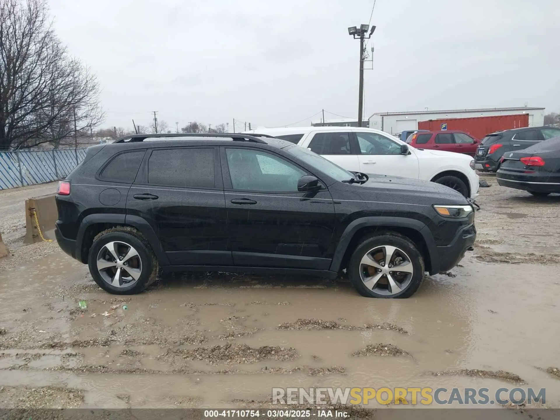 12 Photograph of a damaged car 1C4PJMCX9LD584410 JEEP CHEROKEE 2020
