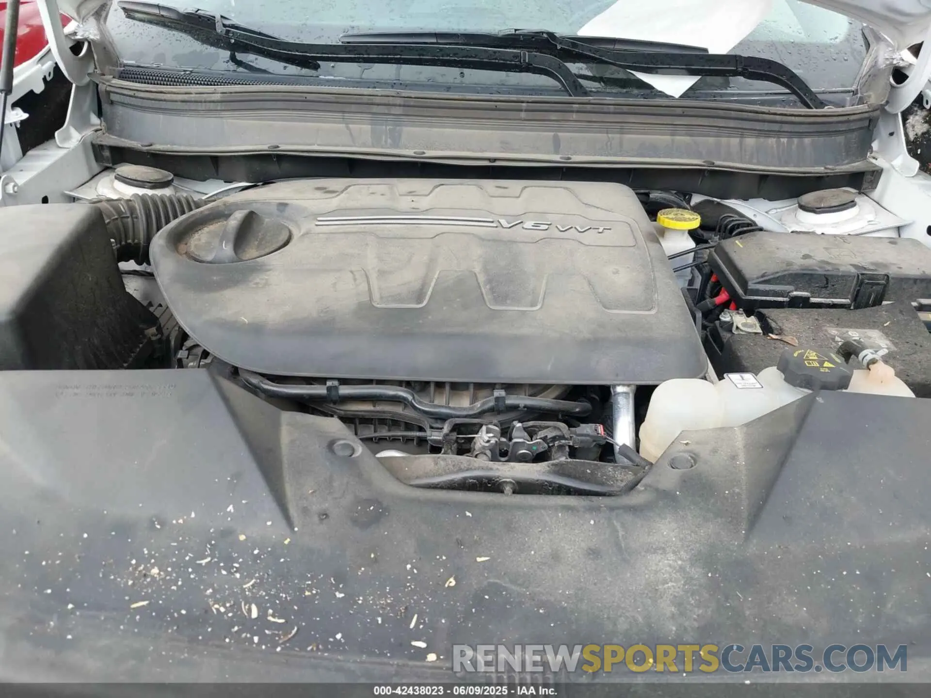 10 Photograph of a damaged car 1C4PJMCXXLD578180 JEEP CHEROKEE 2020