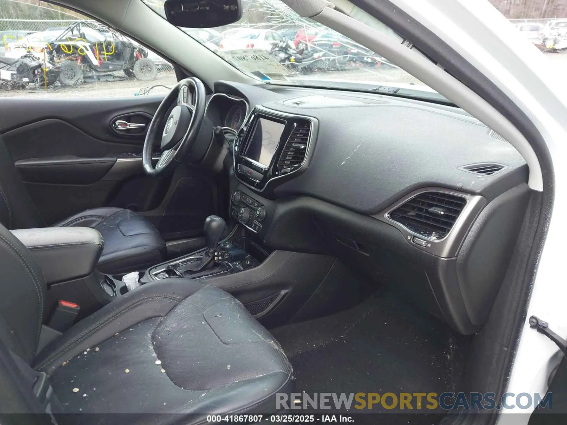 5 Photograph of a damaged car 1C4PJMDN6LD537882 JEEP CHEROKEE 2020