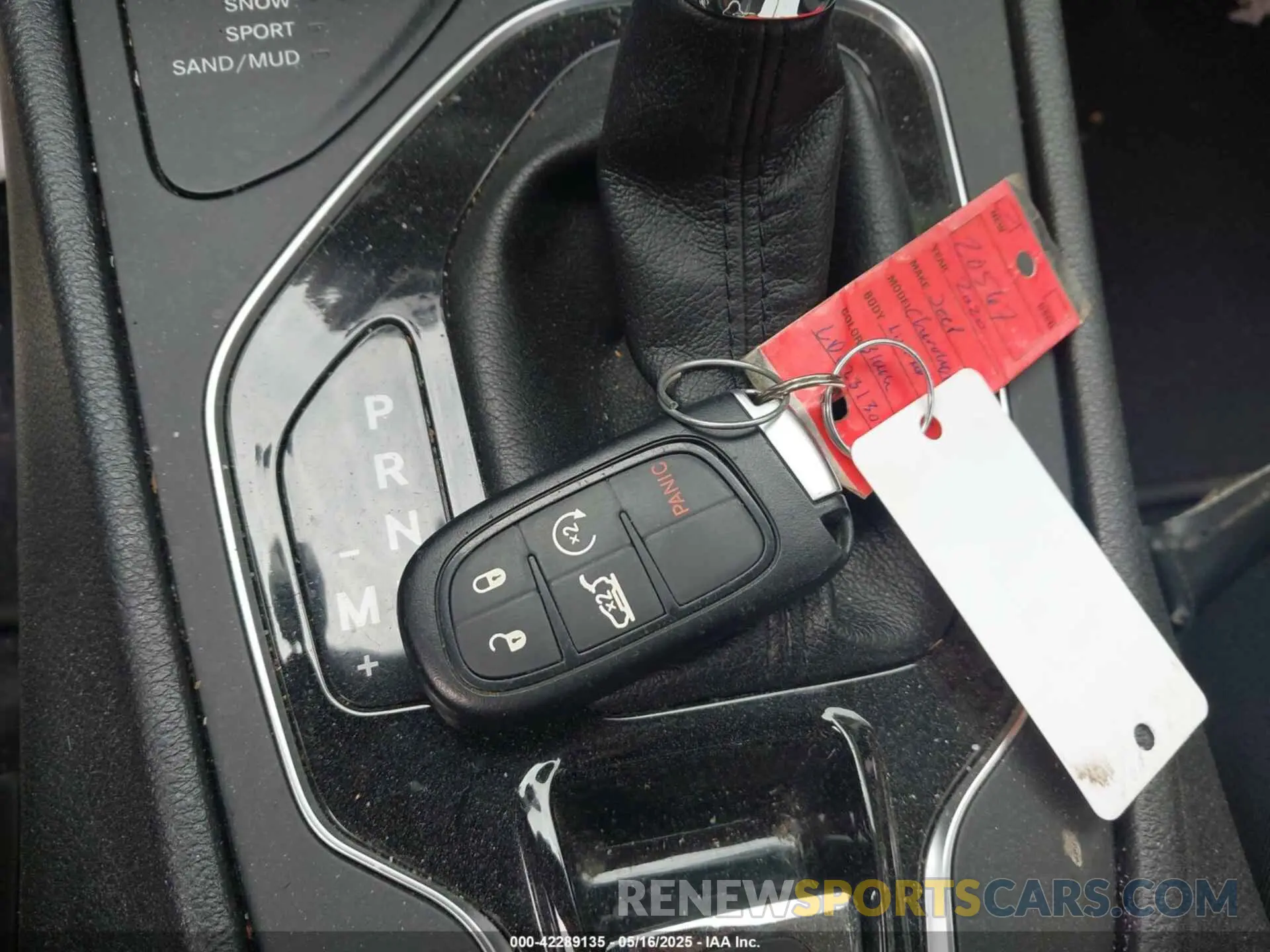 11 Photograph of a damaged car 1C4PJMDN6LD623130 JEEP CHEROKEE 2020