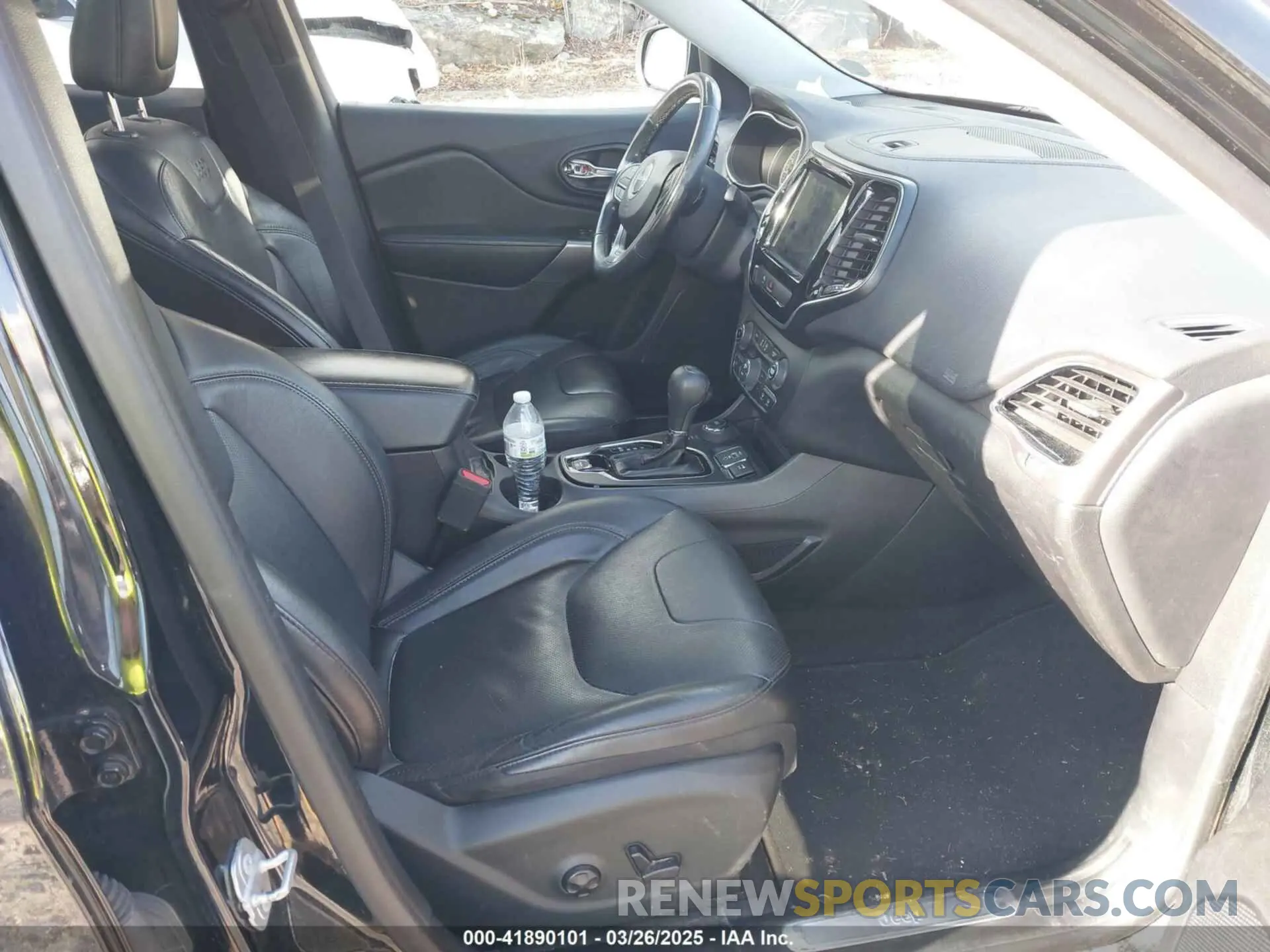 5 Photograph of a damaged car 1C4PJMDN7LD564525 JEEP CHEROKEE 2020