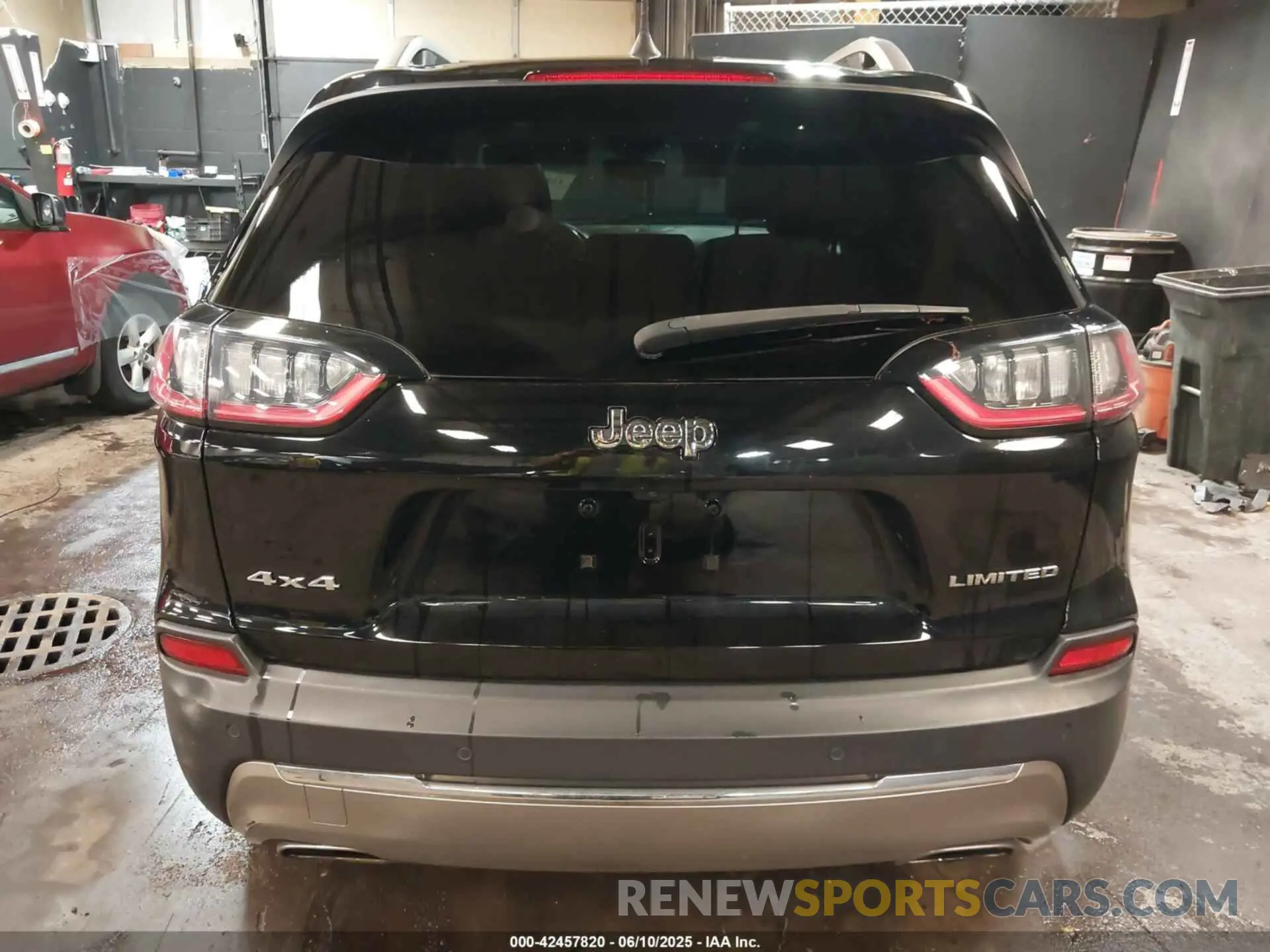 16 Photograph of a damaged car 1C4PJMDN8LD534207 JEEP CHEROKEE 2020