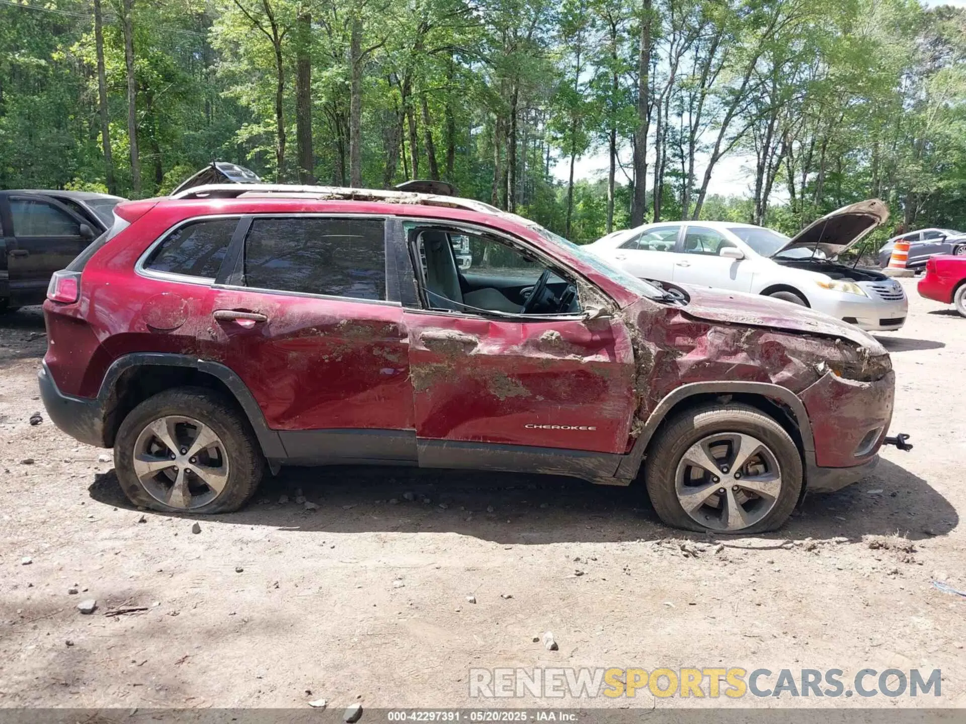 14 Photograph of a damaged car 1C4PJMDN8LD602361 JEEP CHEROKEE 2020
