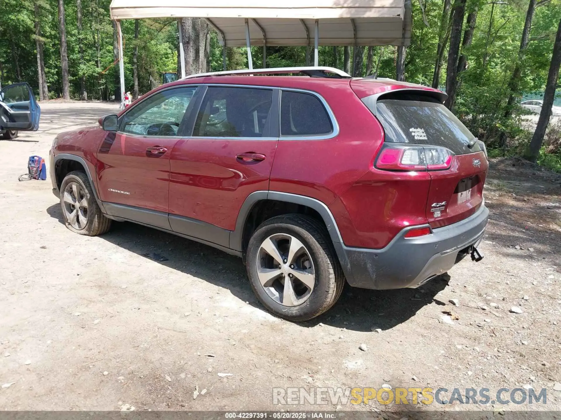 3 Photograph of a damaged car 1C4PJMDN8LD602361 JEEP CHEROKEE 2020