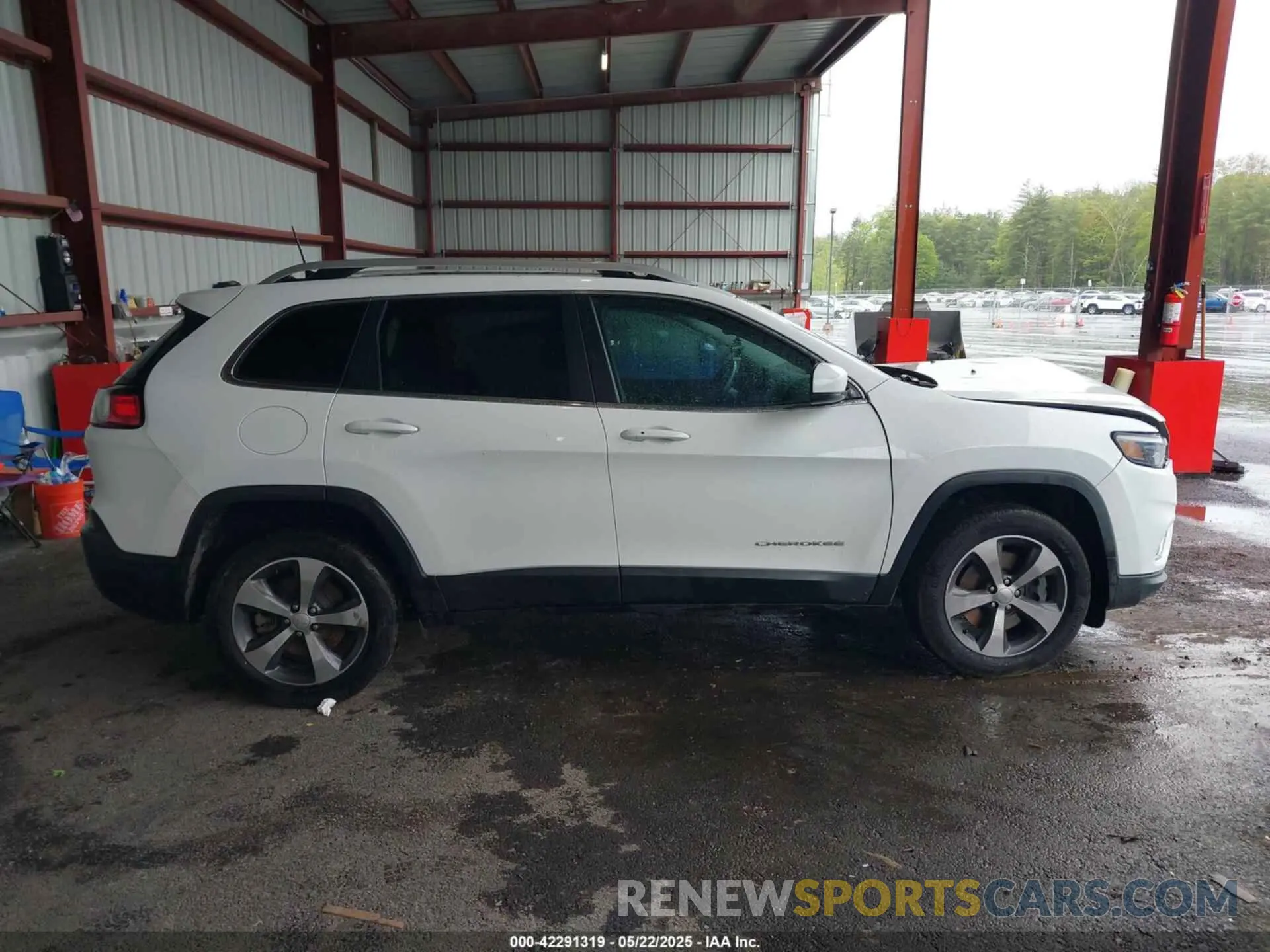 13 Photograph of a damaged car 1C4PJMDN9LD534376 JEEP CHEROKEE 2020