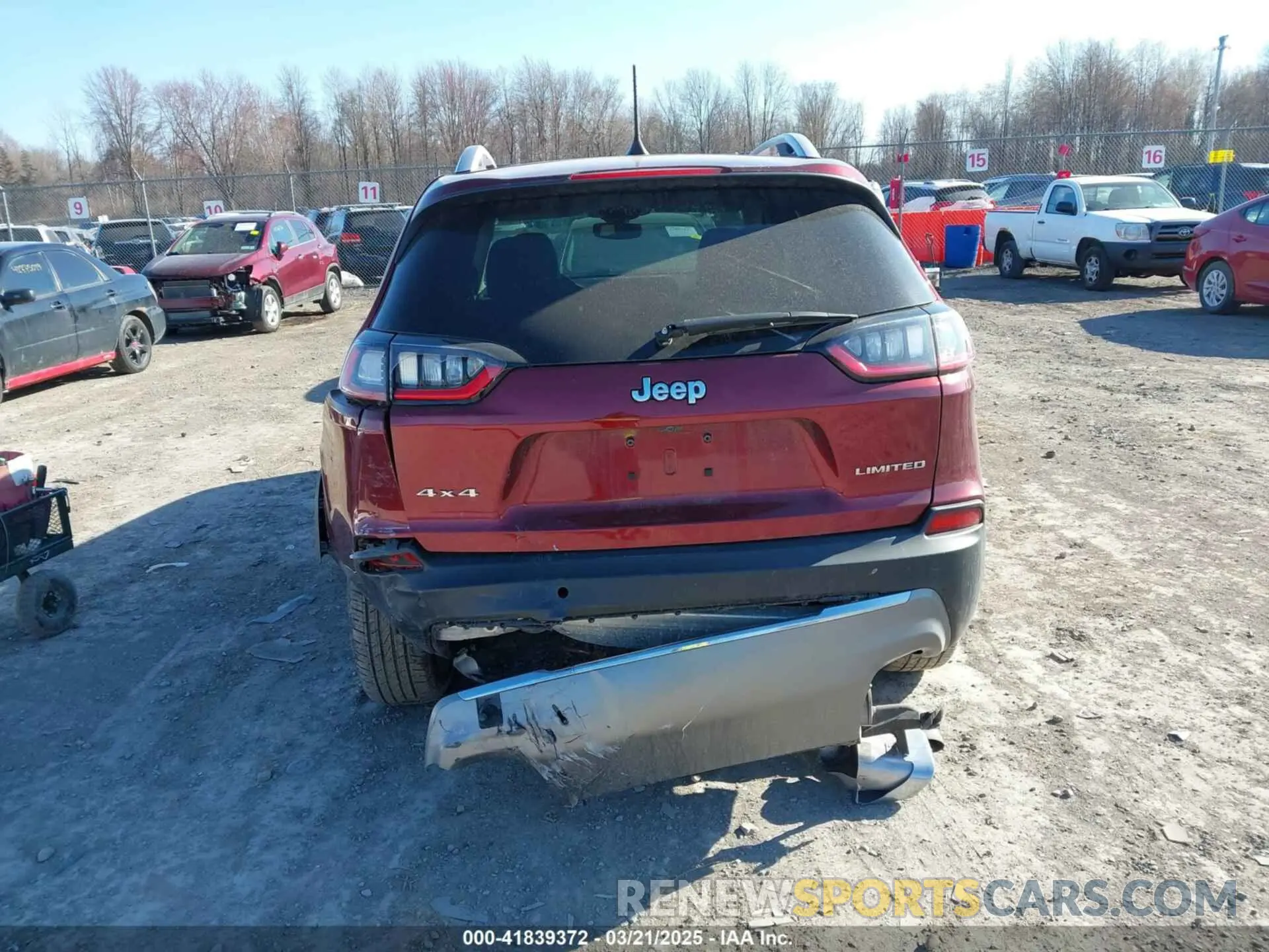 15 Photograph of a damaged car 1C4PJMDNXLD555396 JEEP CHEROKEE 2020