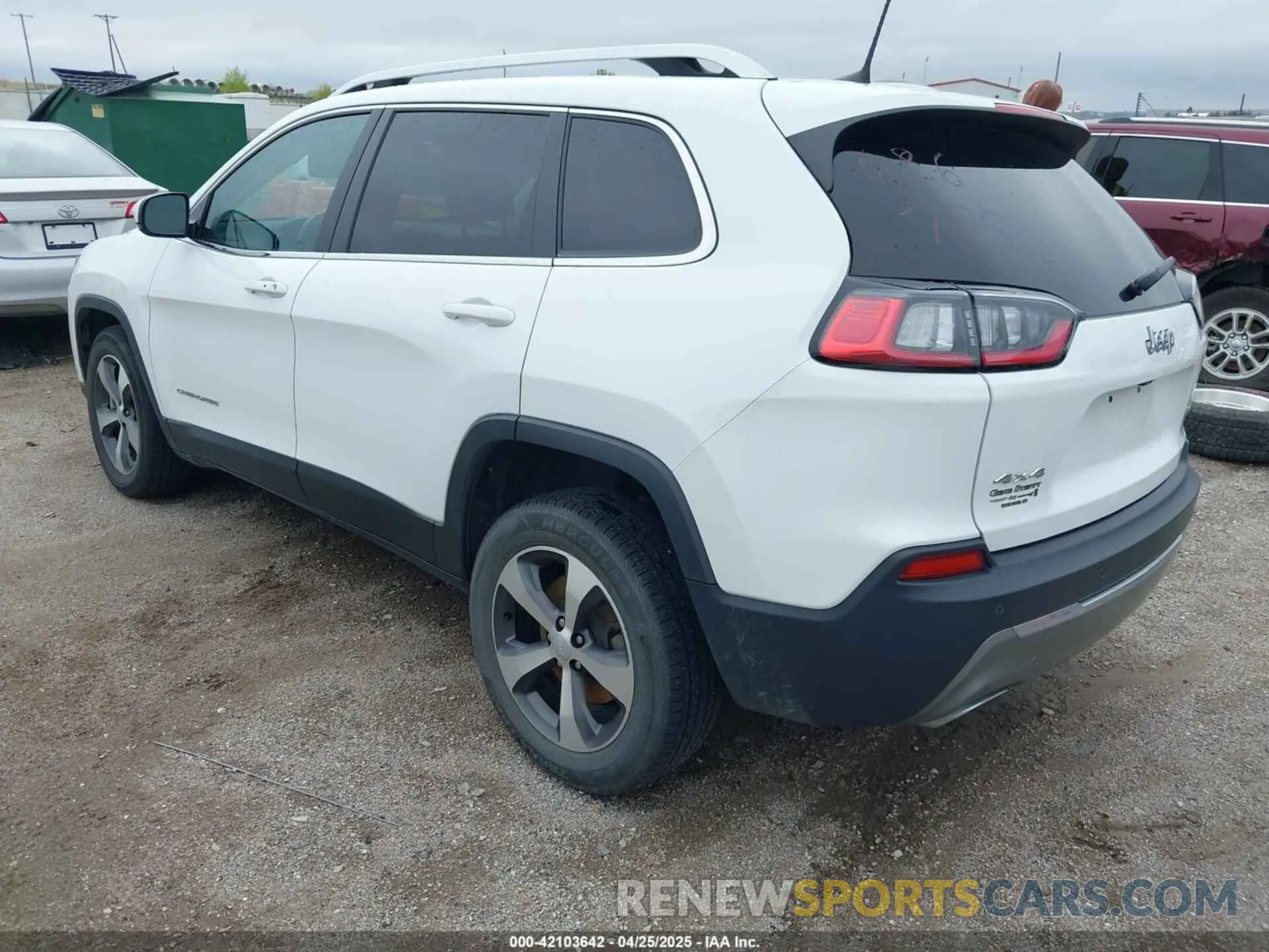 3 Photograph of a damaged car 1C4PJMDNXLD619792 JEEP CHEROKEE 2020