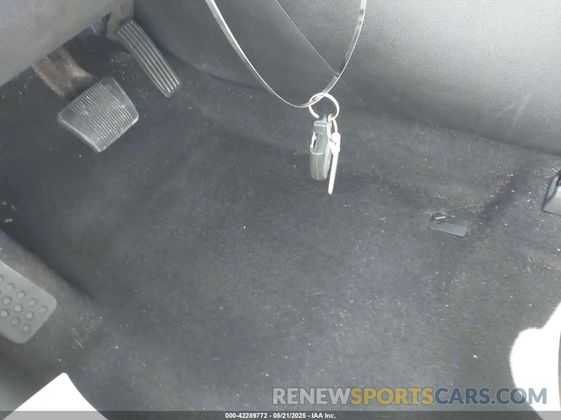 11 Photograph of a damaged car 1C4PJMDX0LD519038 JEEP CHEROKEE 2020