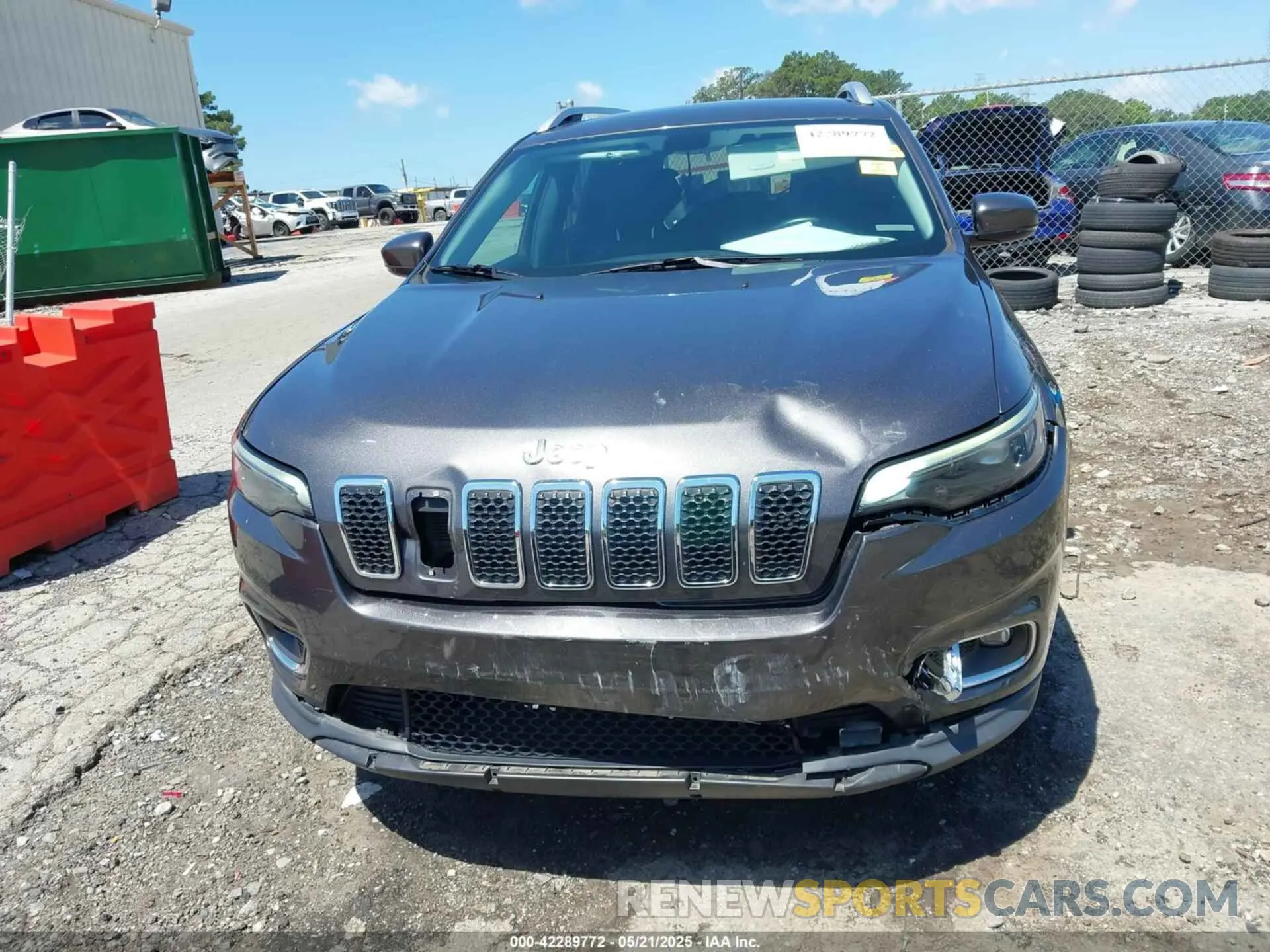 12 Photograph of a damaged car 1C4PJMDX0LD519038 JEEP CHEROKEE 2020
