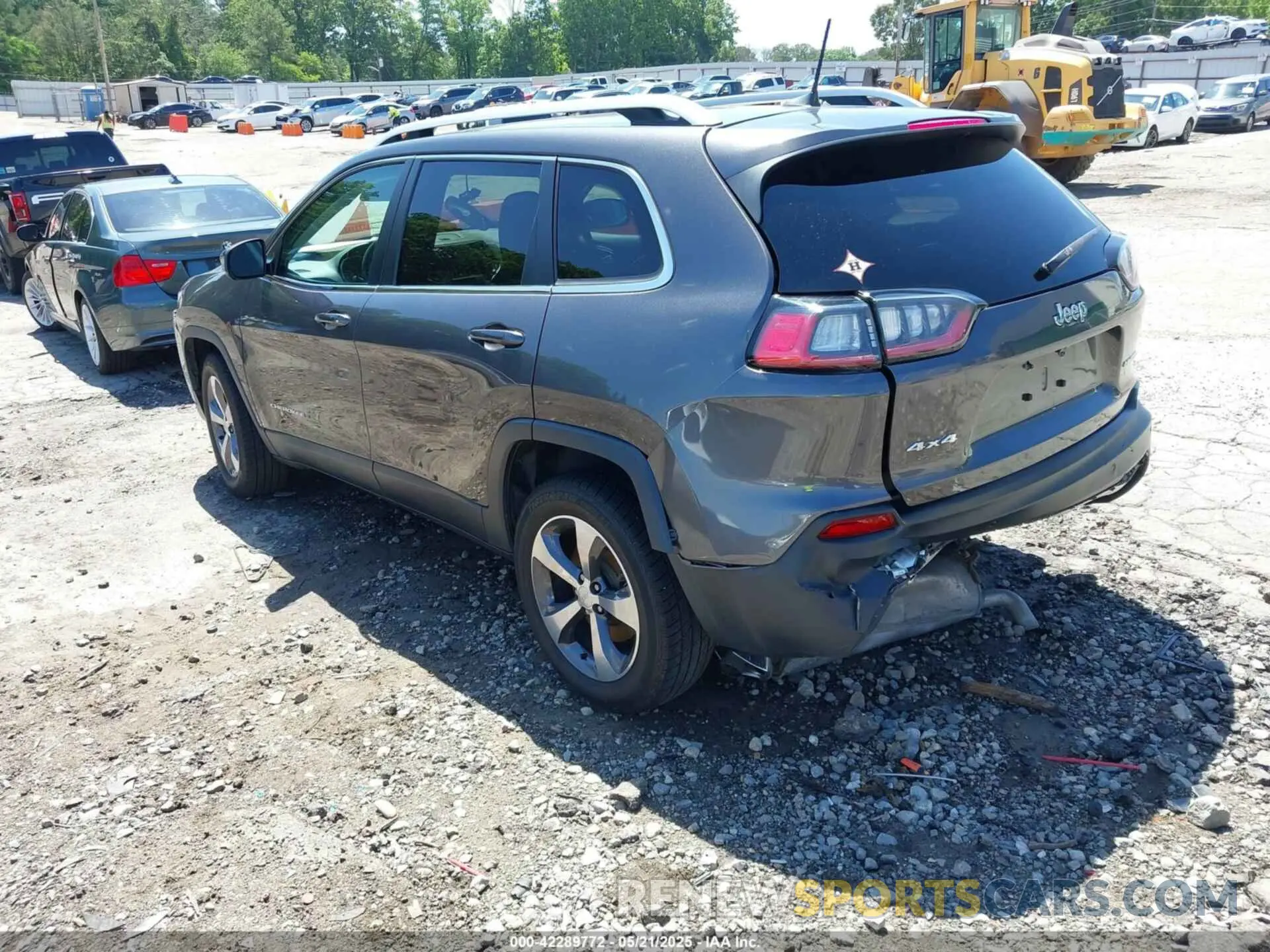 3 Photograph of a damaged car 1C4PJMDX0LD519038 JEEP CHEROKEE 2020