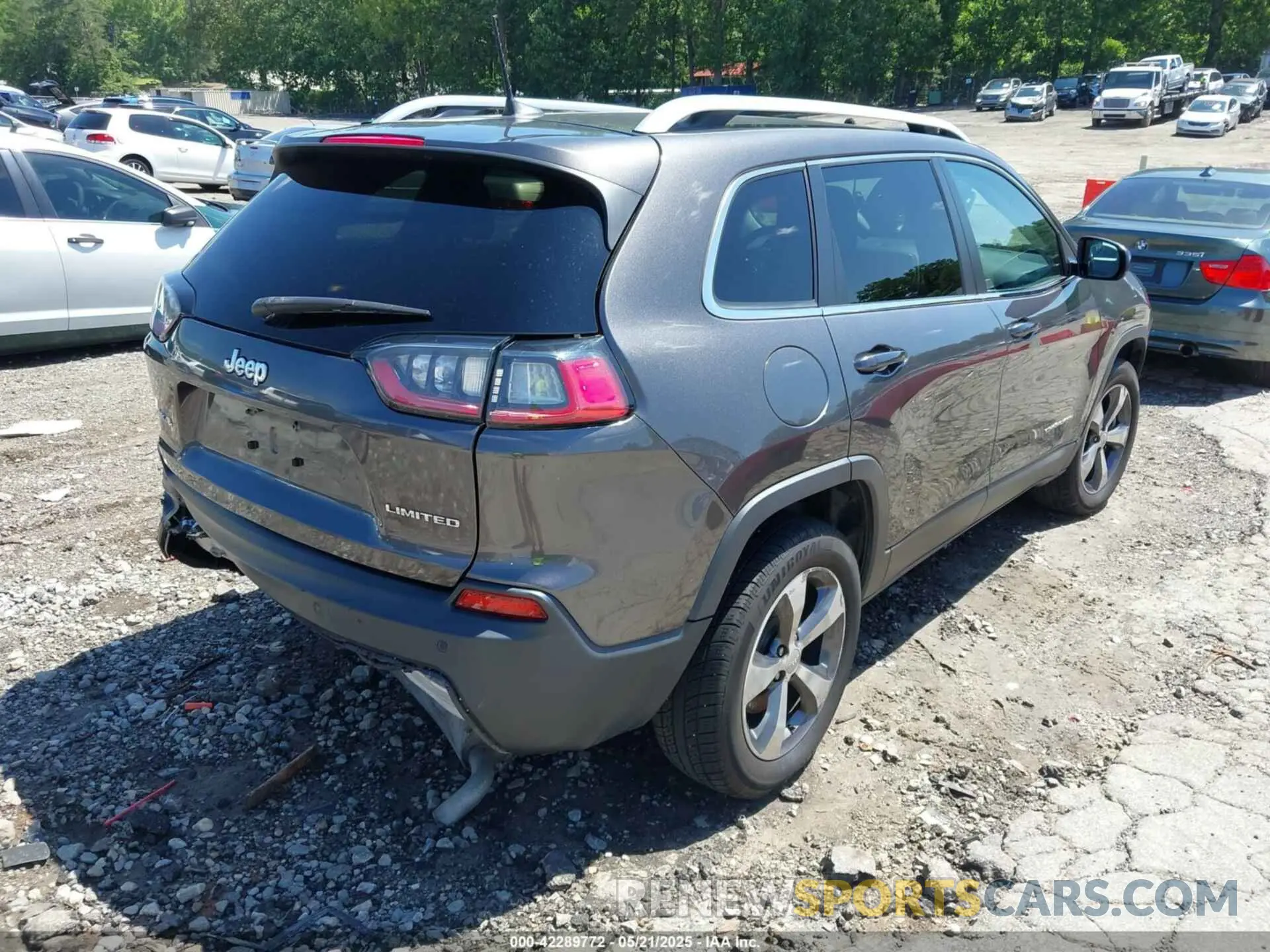 4 Photograph of a damaged car 1C4PJMDX0LD519038 JEEP CHEROKEE 2020