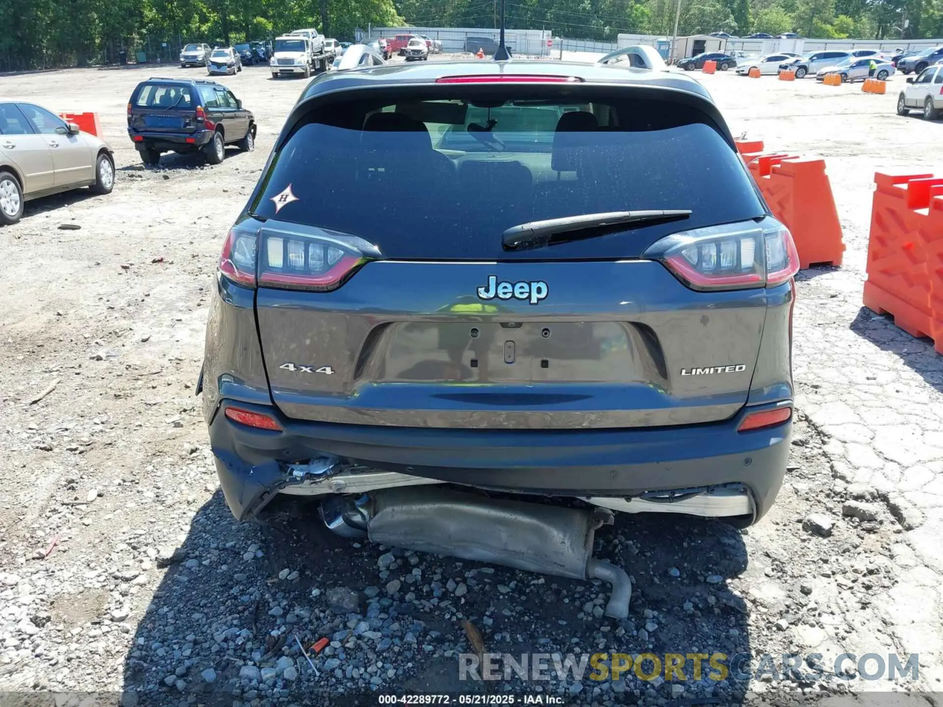 6 Photograph of a damaged car 1C4PJMDX0LD519038 JEEP CHEROKEE 2020