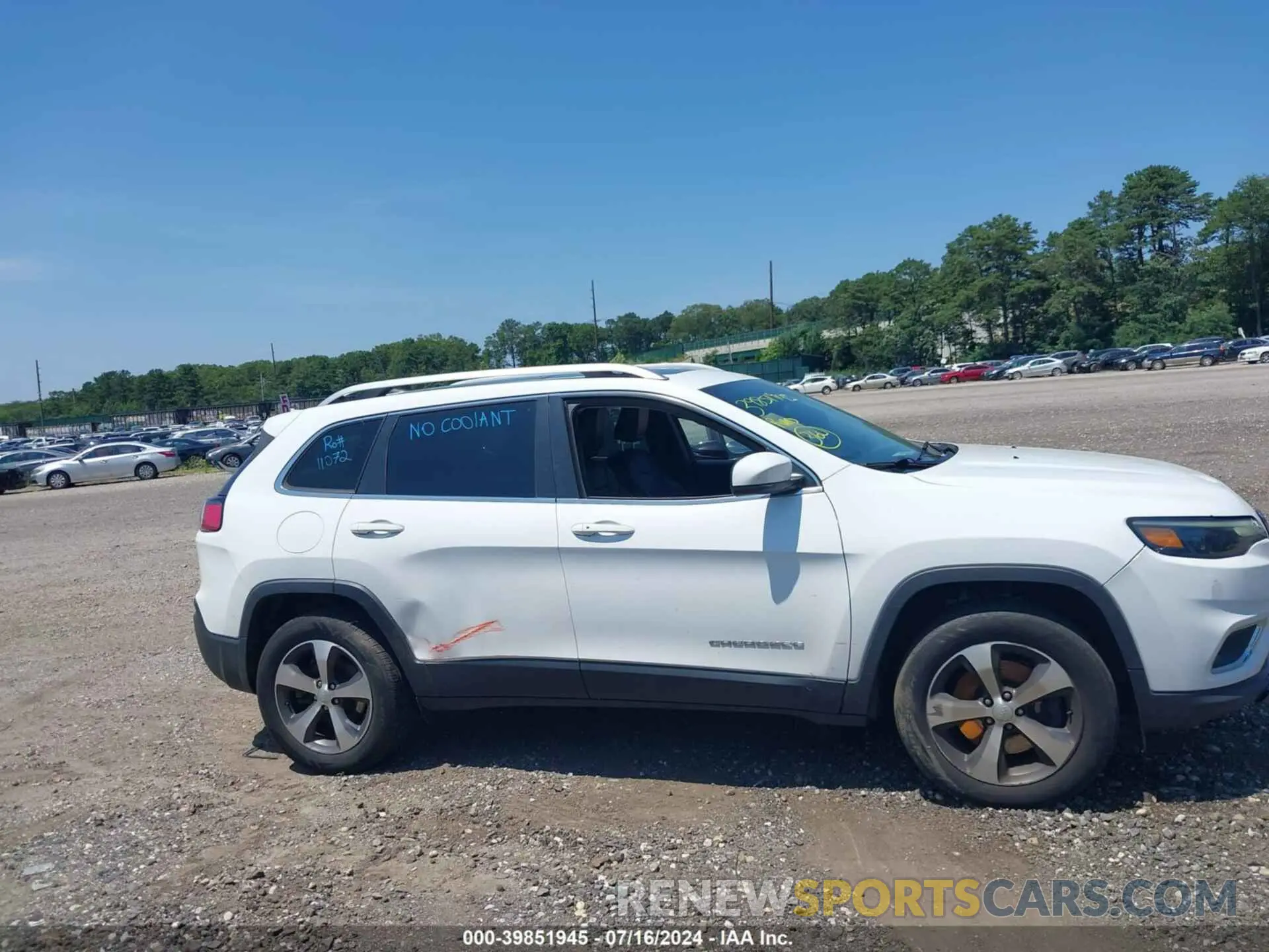 13 Photograph of a damaged car 1C4PJMDX0LD622279 JEEP CHEROKEE 2020