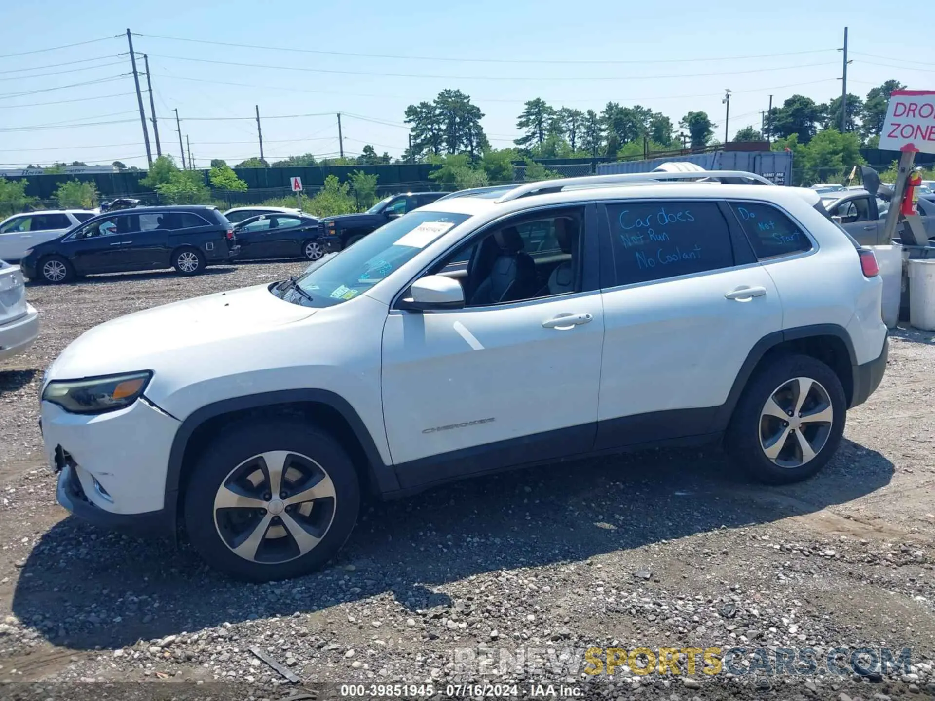 14 Photograph of a damaged car 1C4PJMDX0LD622279 JEEP CHEROKEE 2020