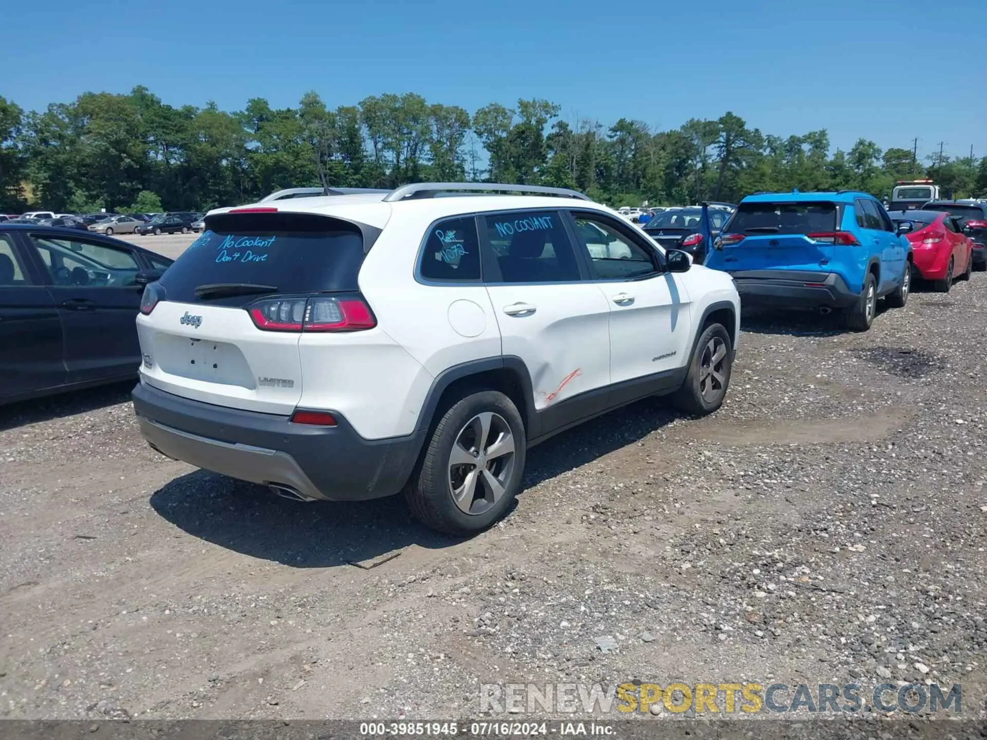 4 Photograph of a damaged car 1C4PJMDX0LD622279 JEEP CHEROKEE 2020