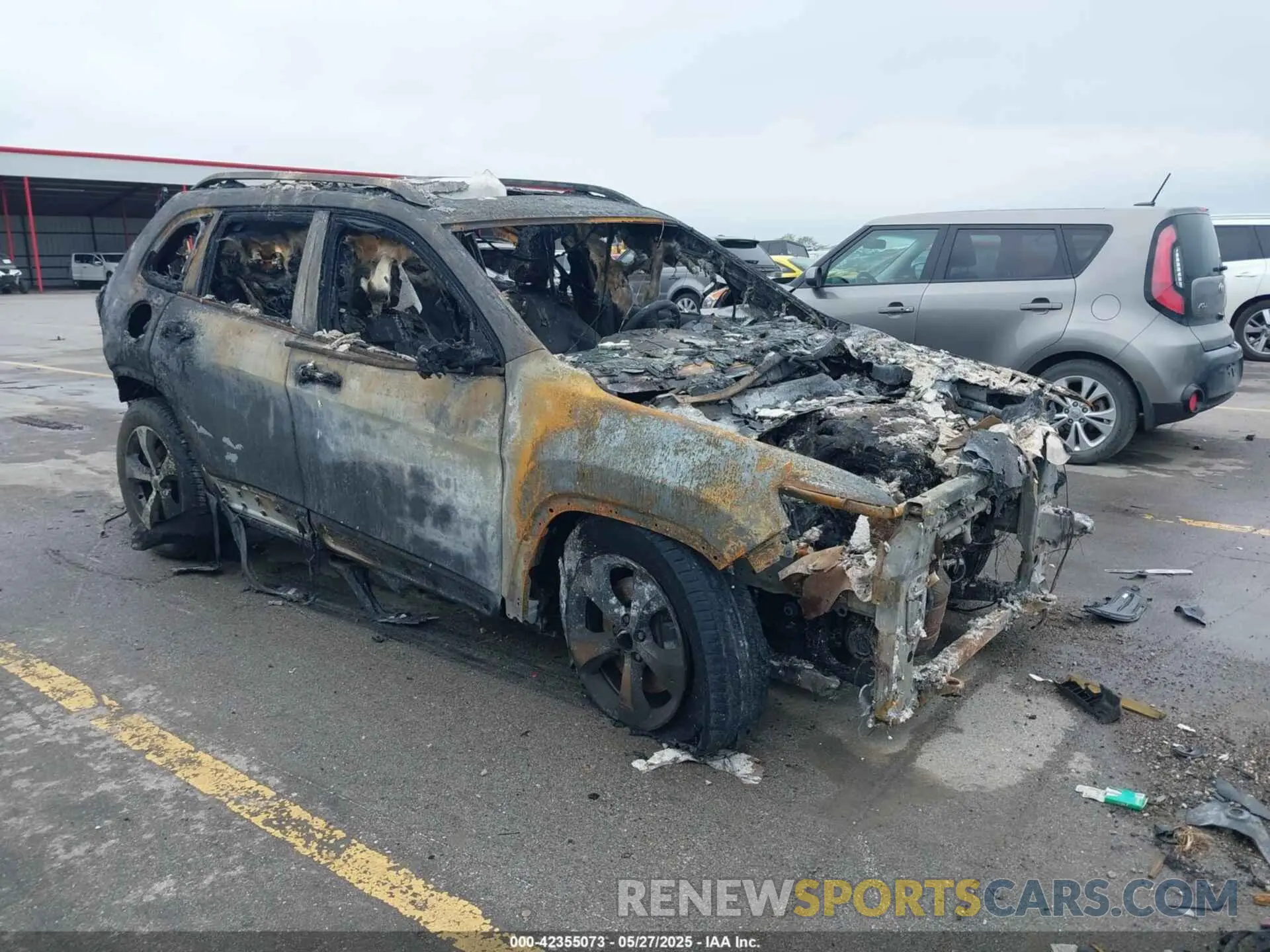 1 Photograph of a damaged car 1C4PJMDX0LD641477 JEEP CHEROKEE 2020