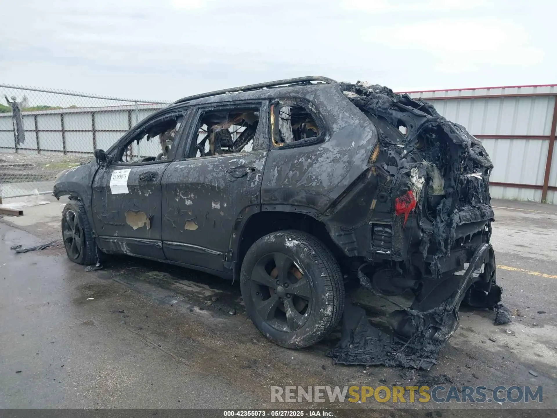 3 Photograph of a damaged car 1C4PJMDX0LD641477 JEEP CHEROKEE 2020